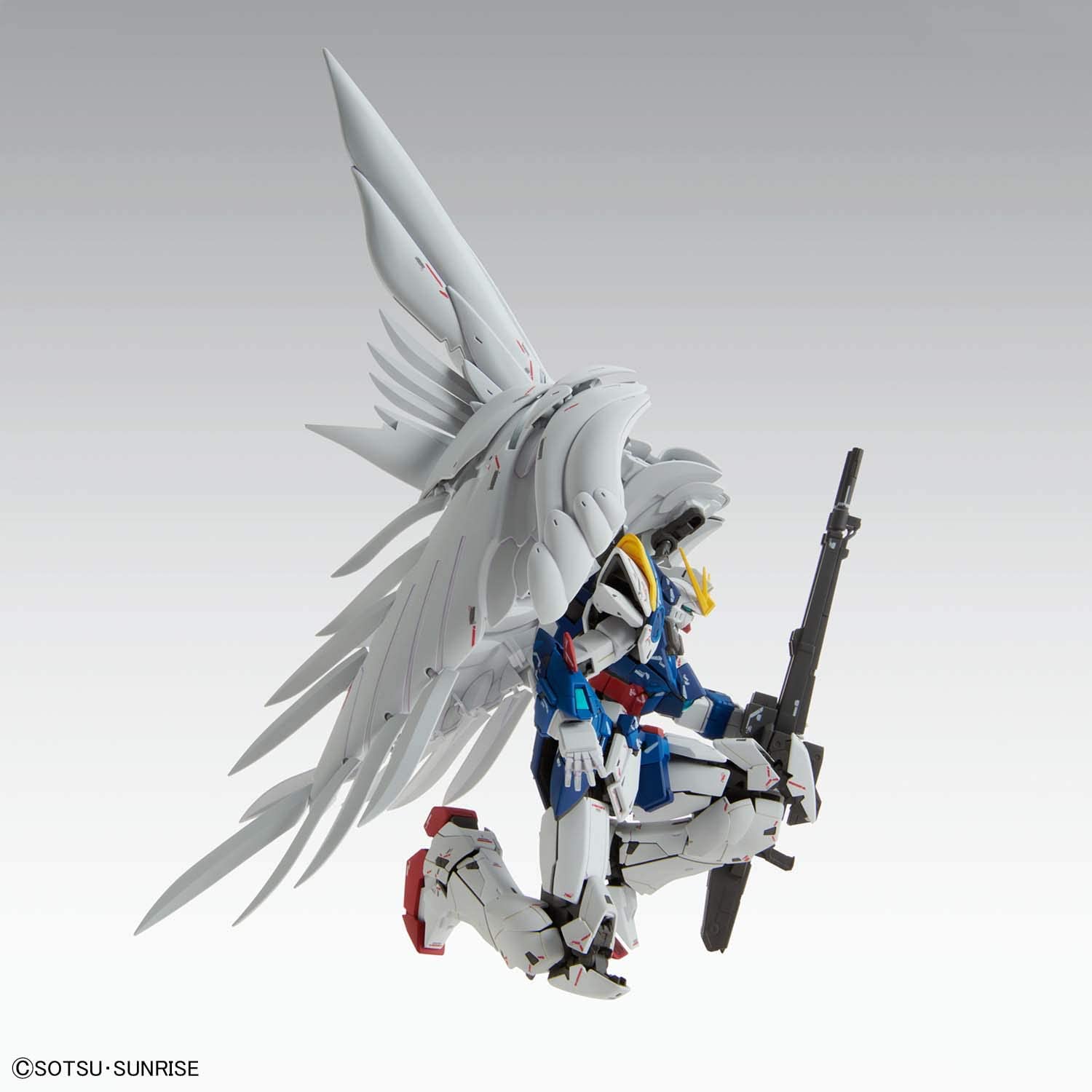 MG Gundam Wing: Endless Waltz Wing Gundam Zero EW. 1/100 Scale. Color-Coded Plastic Model
