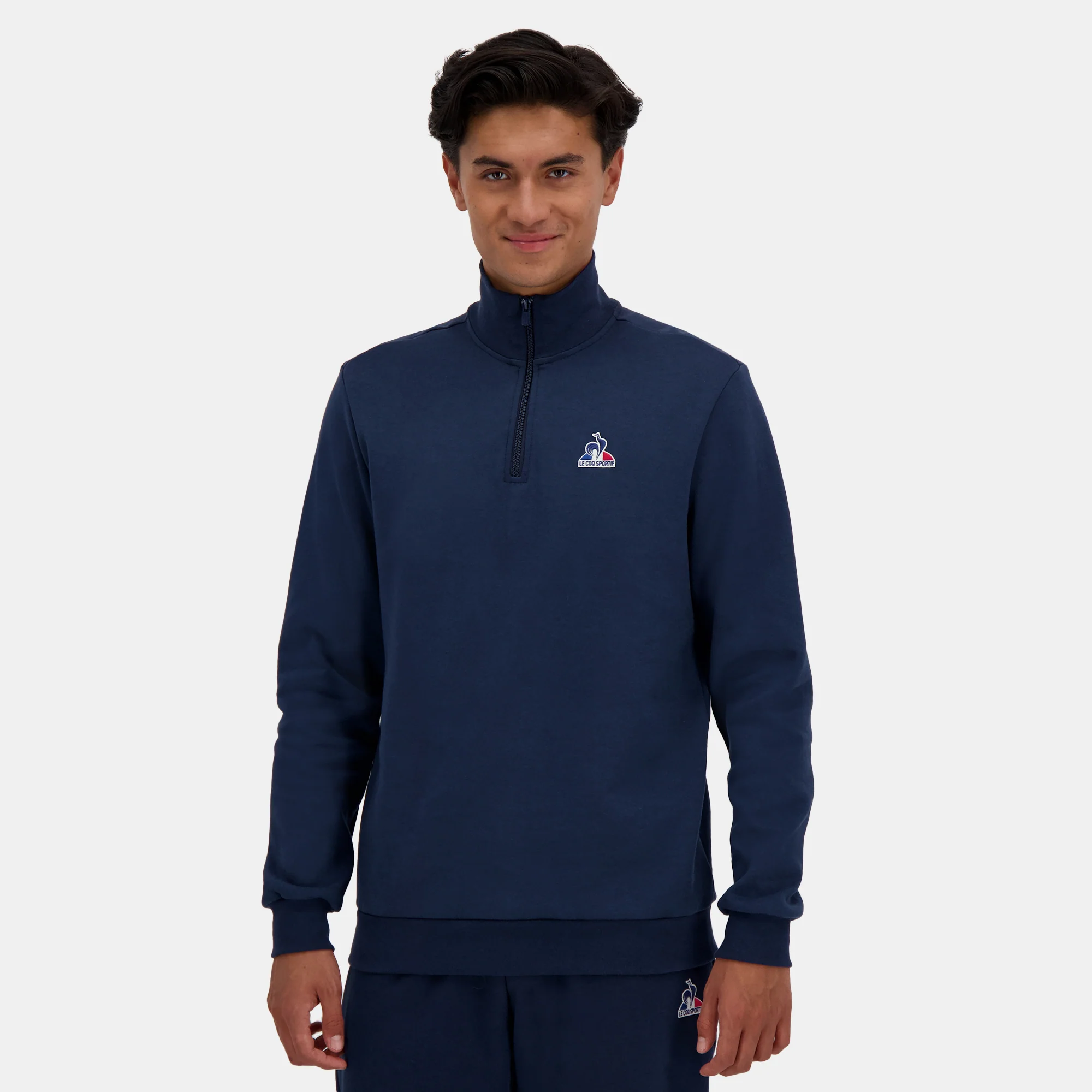 EssentielsMen's Sweatshirt                MEN'S SIZE GUIDE