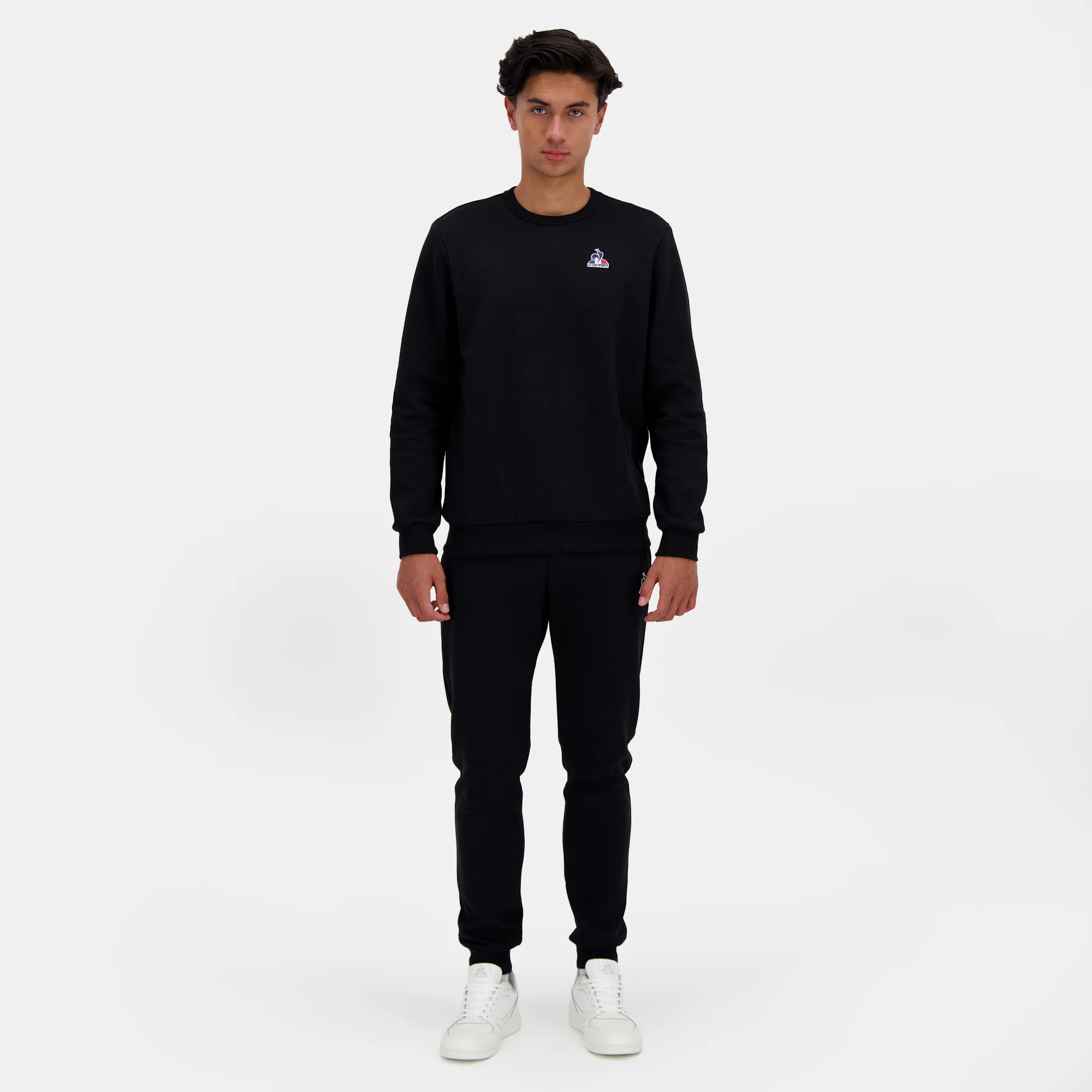 EssentielsMen's round neck sweatshirt                MEN'S SIZE GUIDE