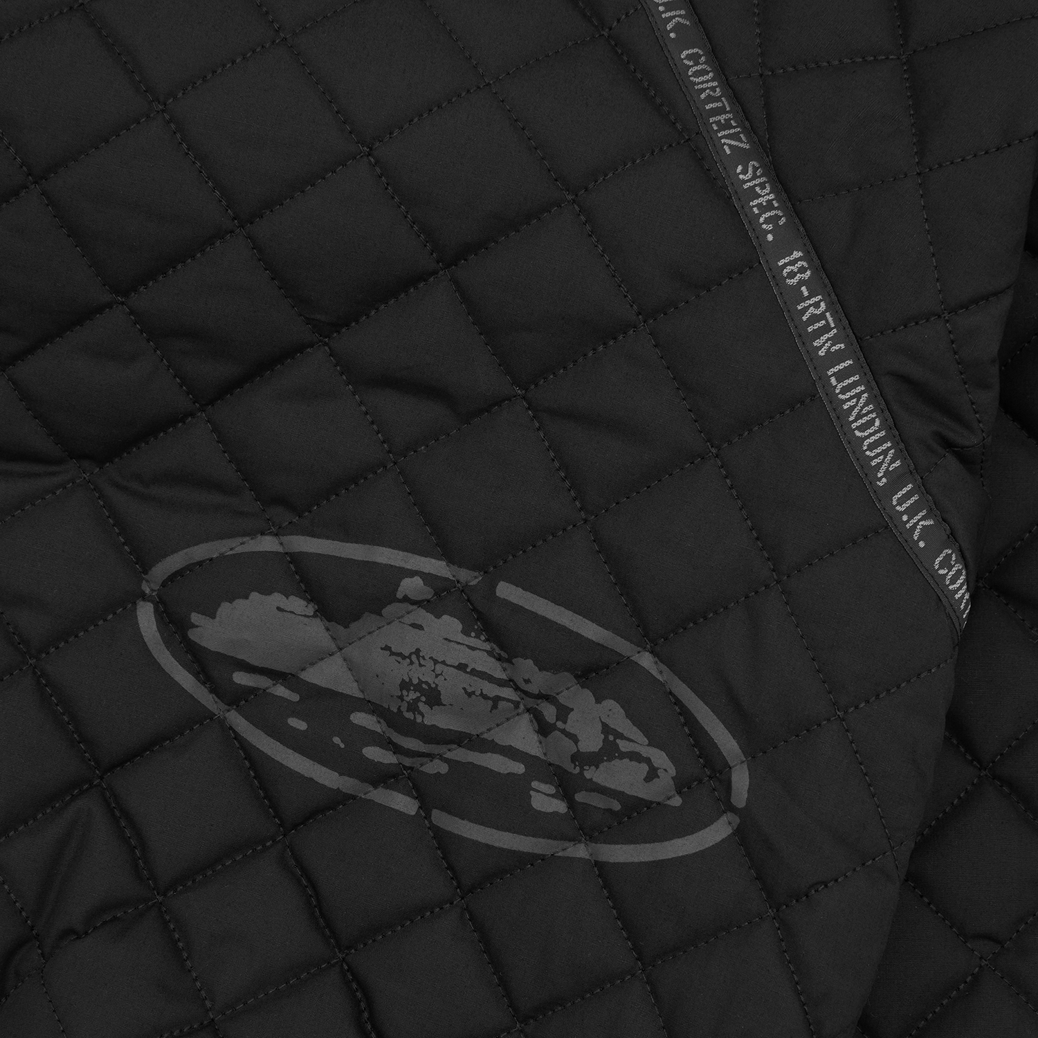 QUILTED EXCHANGE BOMBER [BLACK]