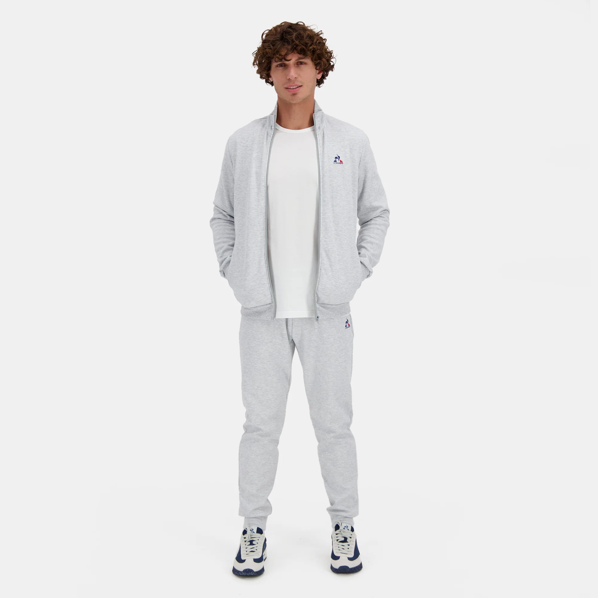 EssentielsMen's zipped sweatshirt                MEN'S SIZE GUIDE