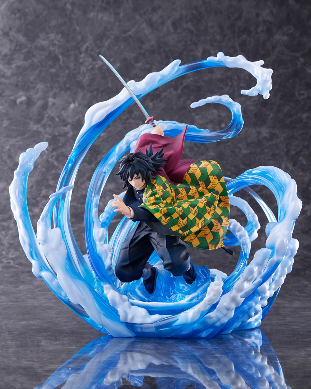 Demon Slayer: Kimetsu no Yaiba Tomioka Giyu DX Ver.
