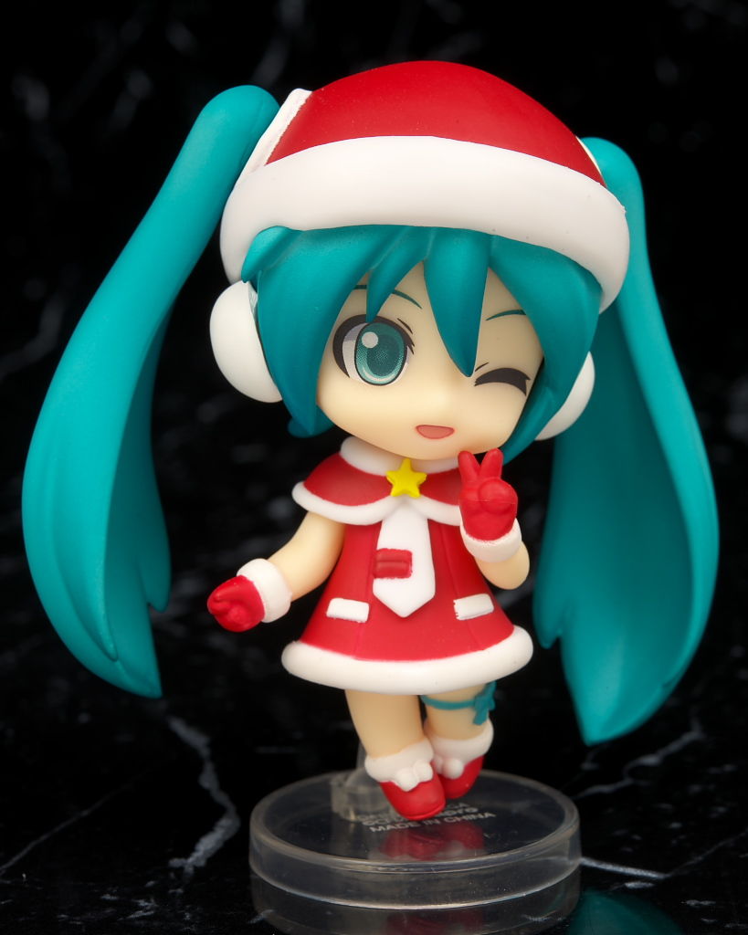 Nendoroid Petite: Hatsune Miku Santa Ver. (accessory of the Family Mart Limited Edition “Hatsune Miku: Little House Cake in the Forest”)