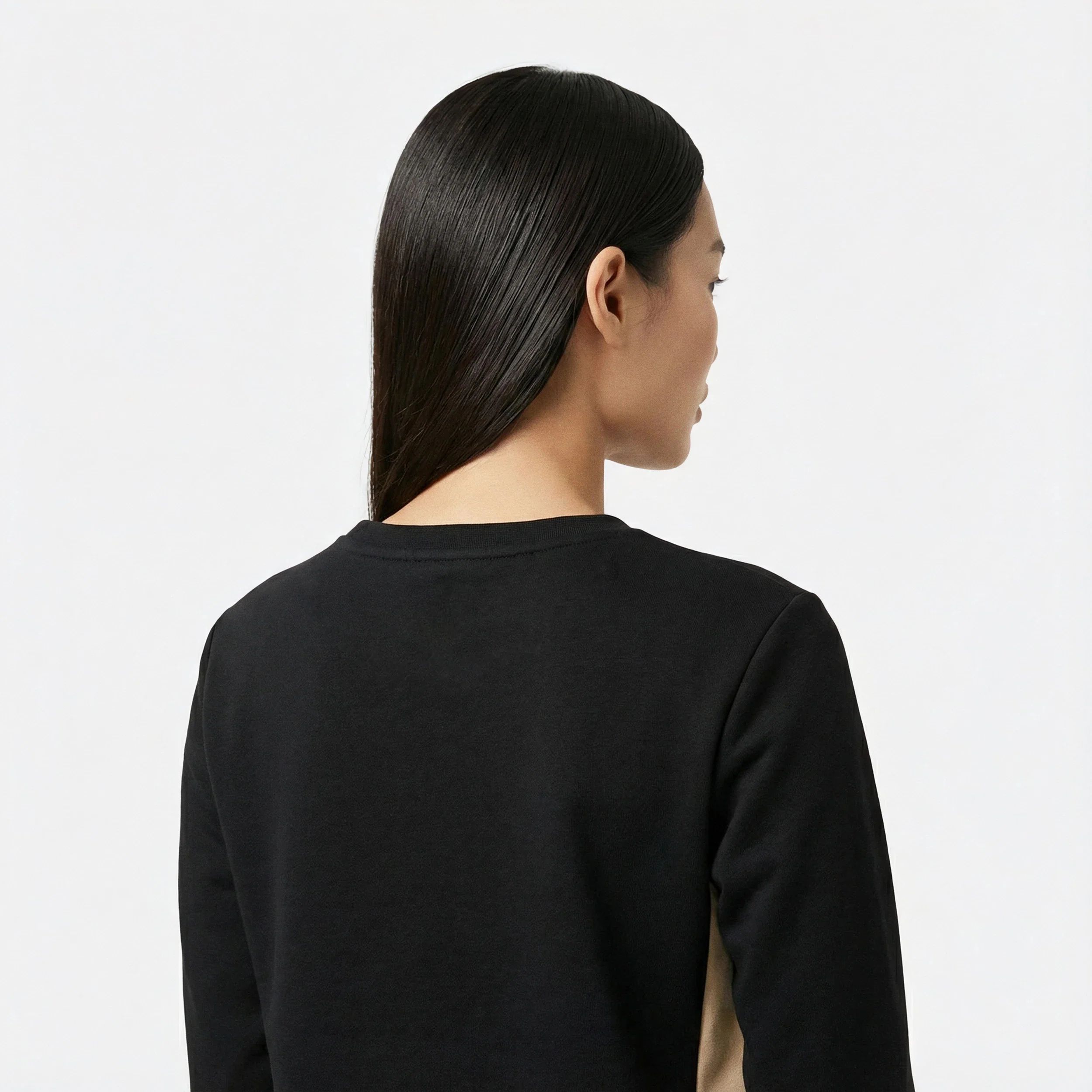 NOELWomen's round neck sweatshirt                WOMEN'S SIZE GUIDE