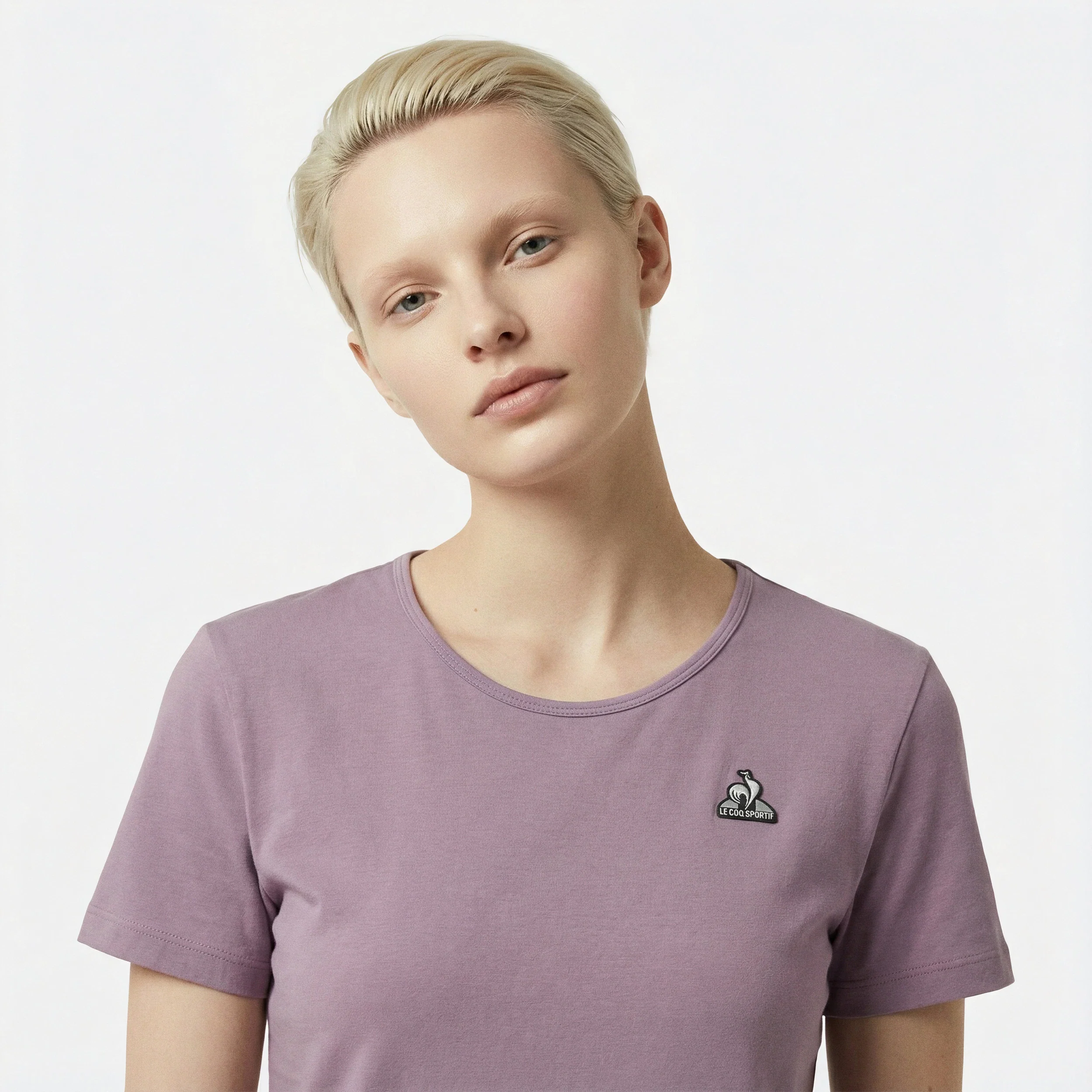 ContemporainWomen's T-shirt                WOMEN'S SIZE GUIDE