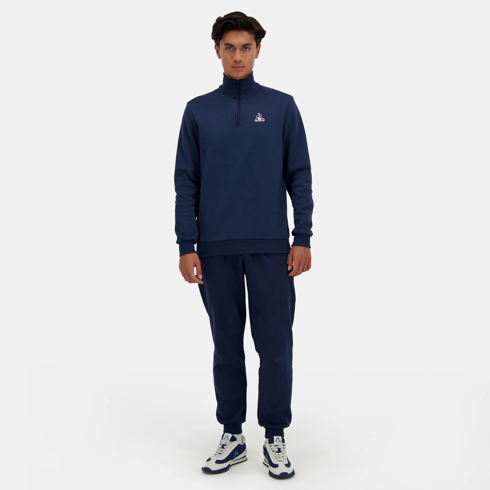 EssentielsMen's Sweatshirt                MEN'S SIZE GUIDE