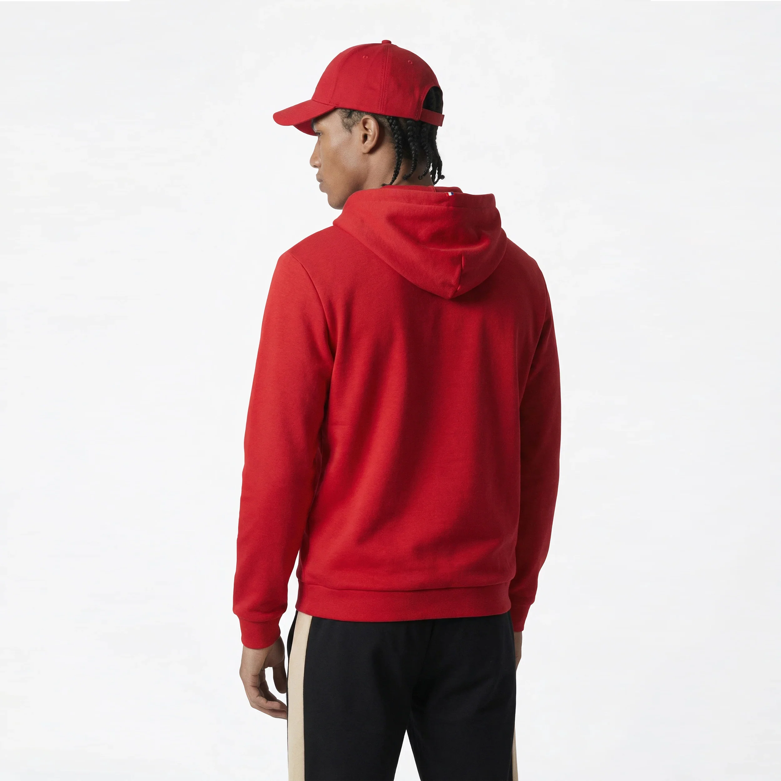 TricoloreMen's round neck sweatshirt                MEN'S SIZE GUIDE