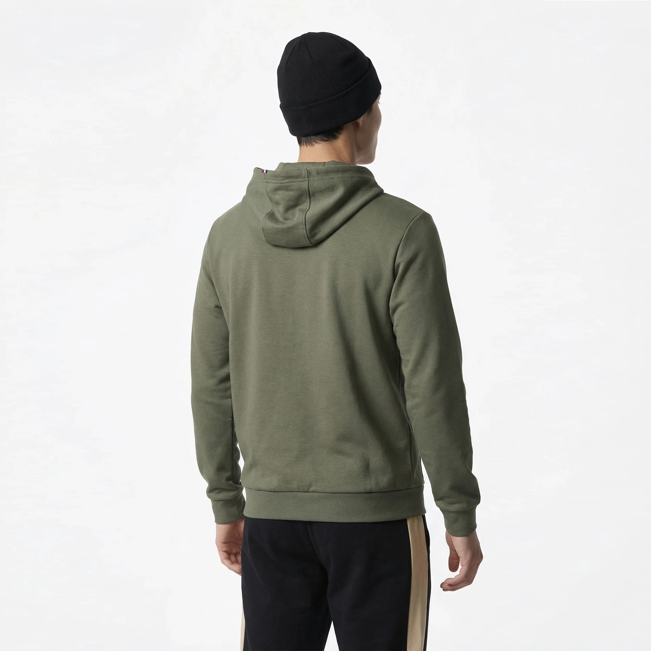 EssentielsMen's Hoodie                MEN'S SIZE GUIDE