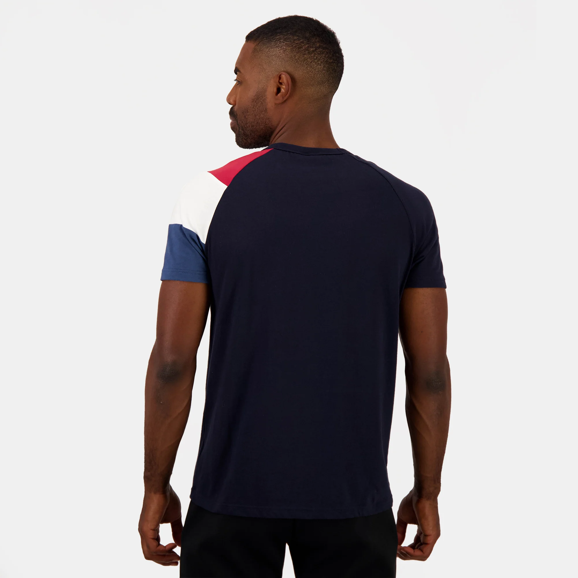 EssentielsMen's T-shirt                MEN'S SIZE GUIDE