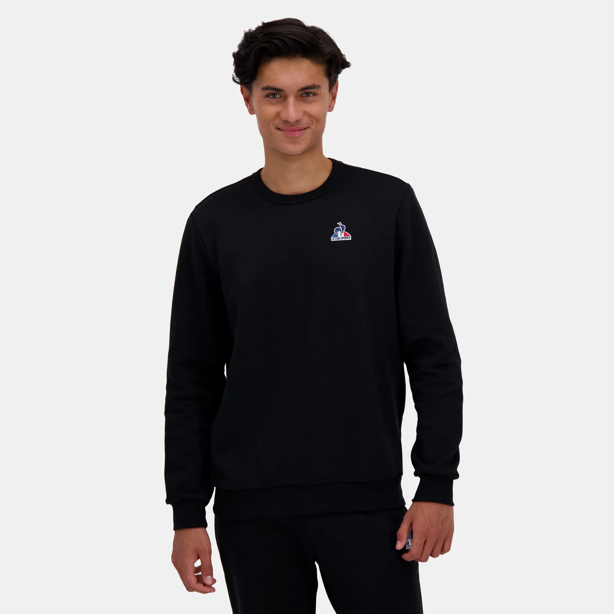 EssentielsMen's round neck sweatshirt                MEN'S SIZE GUIDE