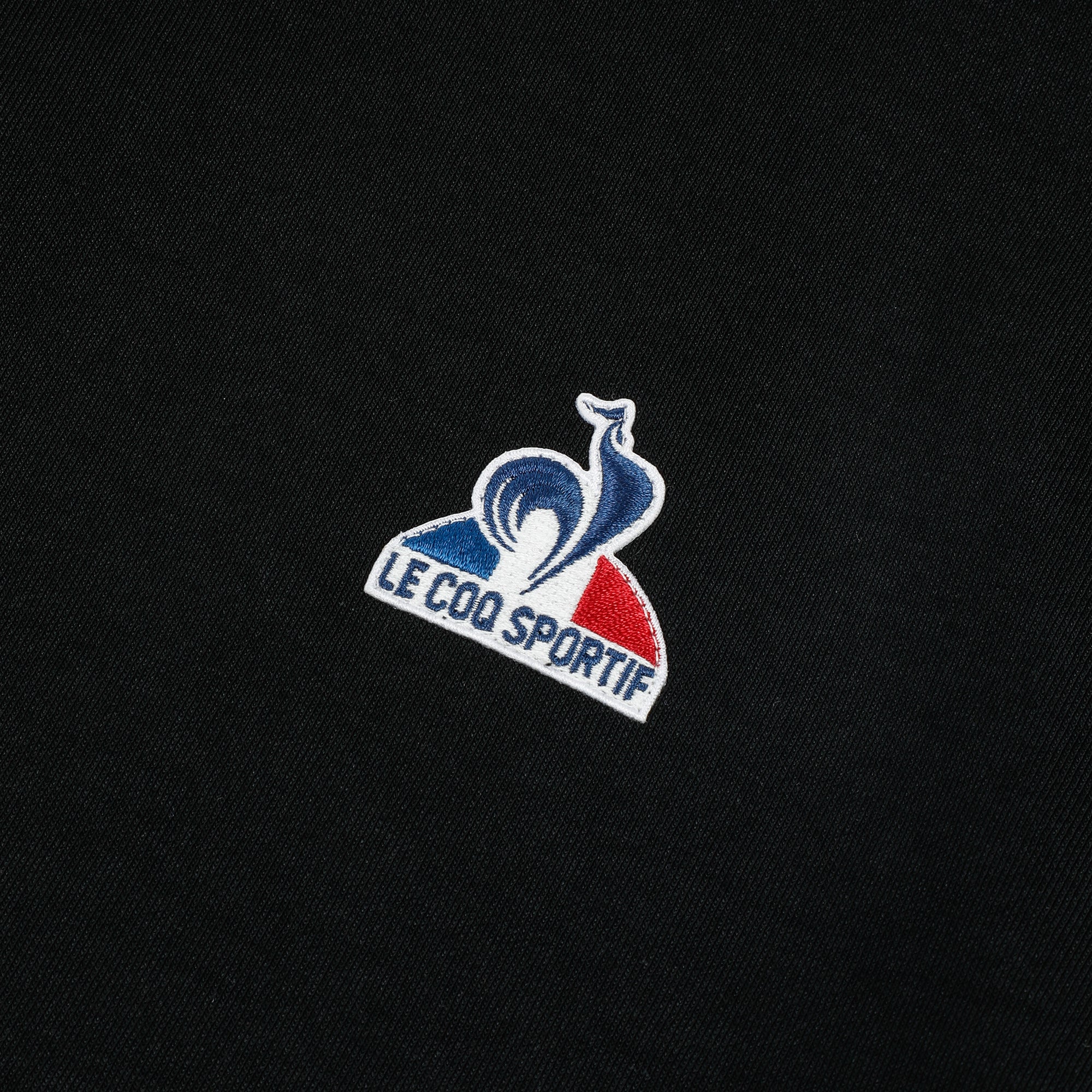 EssentielsMen's round neck sweatshirt                MEN'S SIZE GUIDE