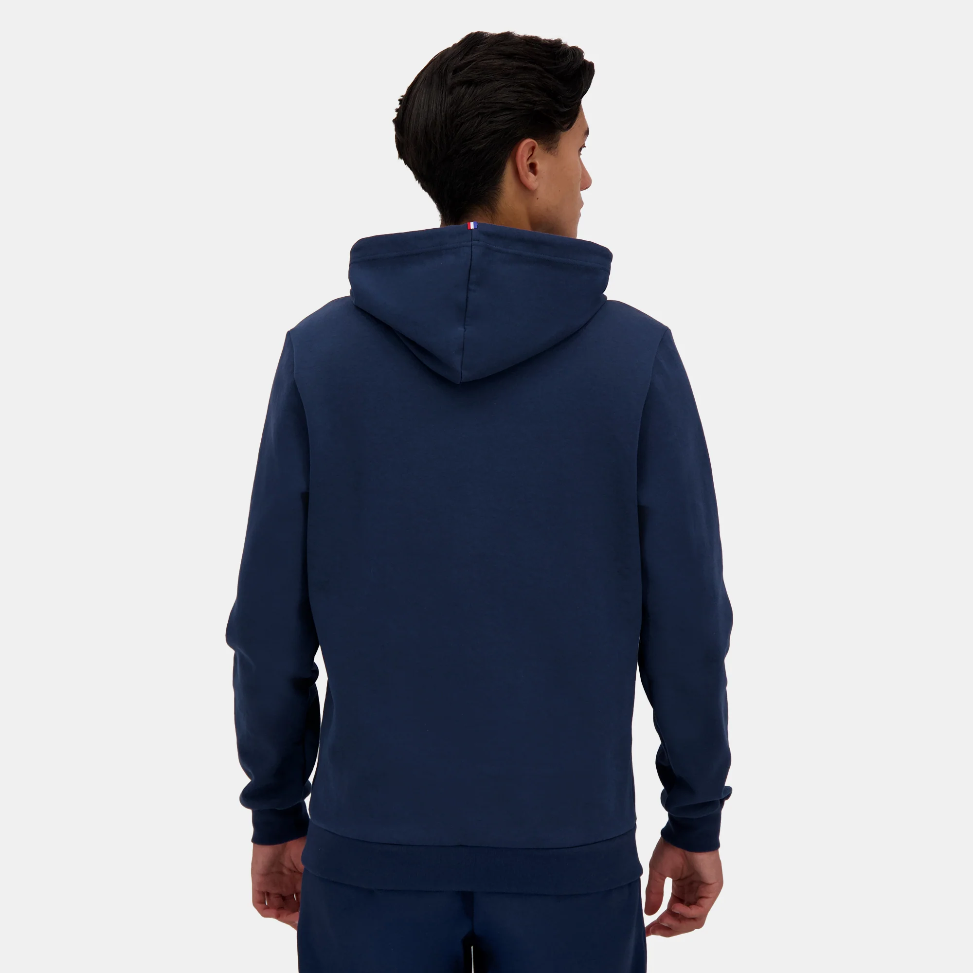 EssentielsMen's Hoodie                MEN'S SIZE GUIDE