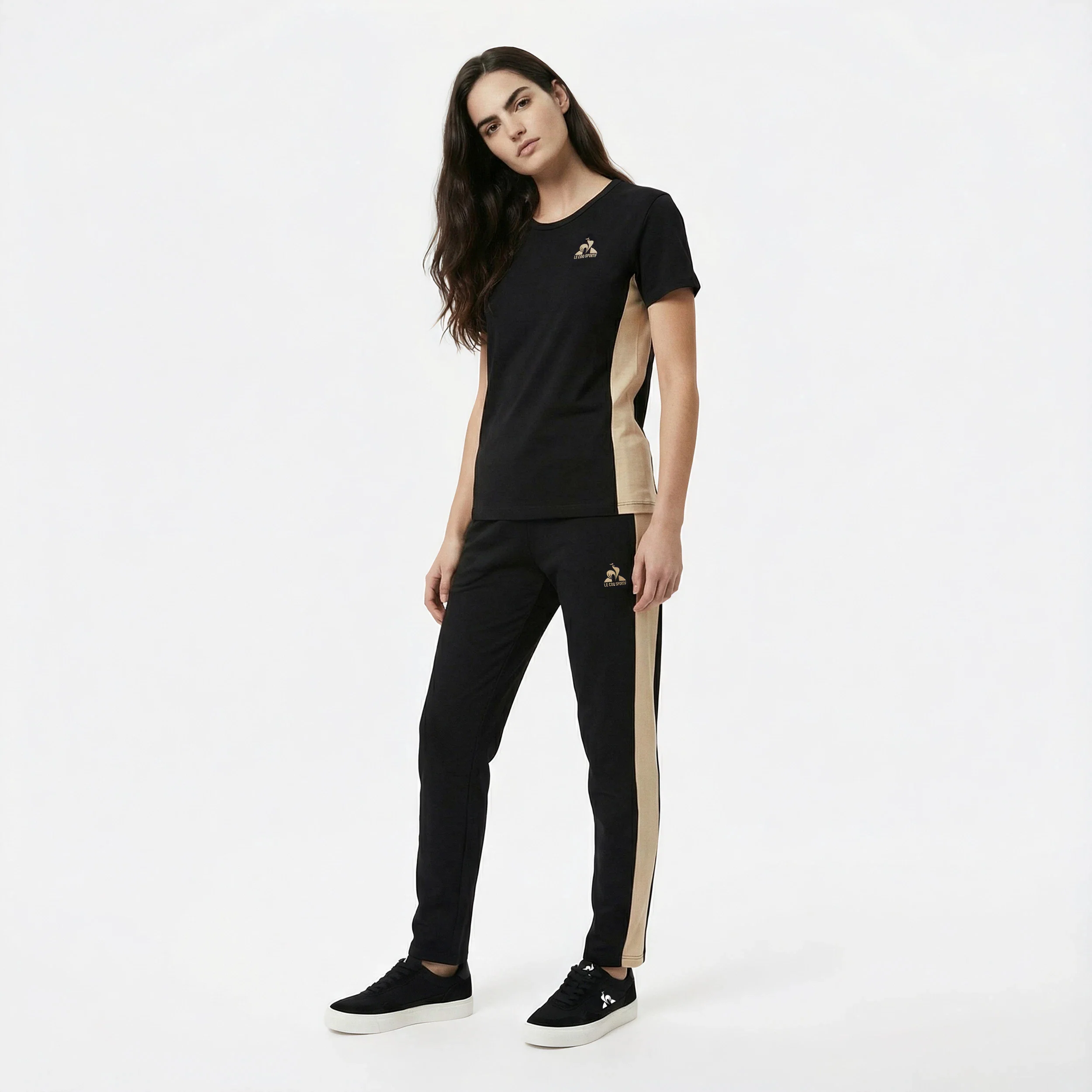 NOELWomen's T-shirt                WOMEN'S SIZE GUIDE
