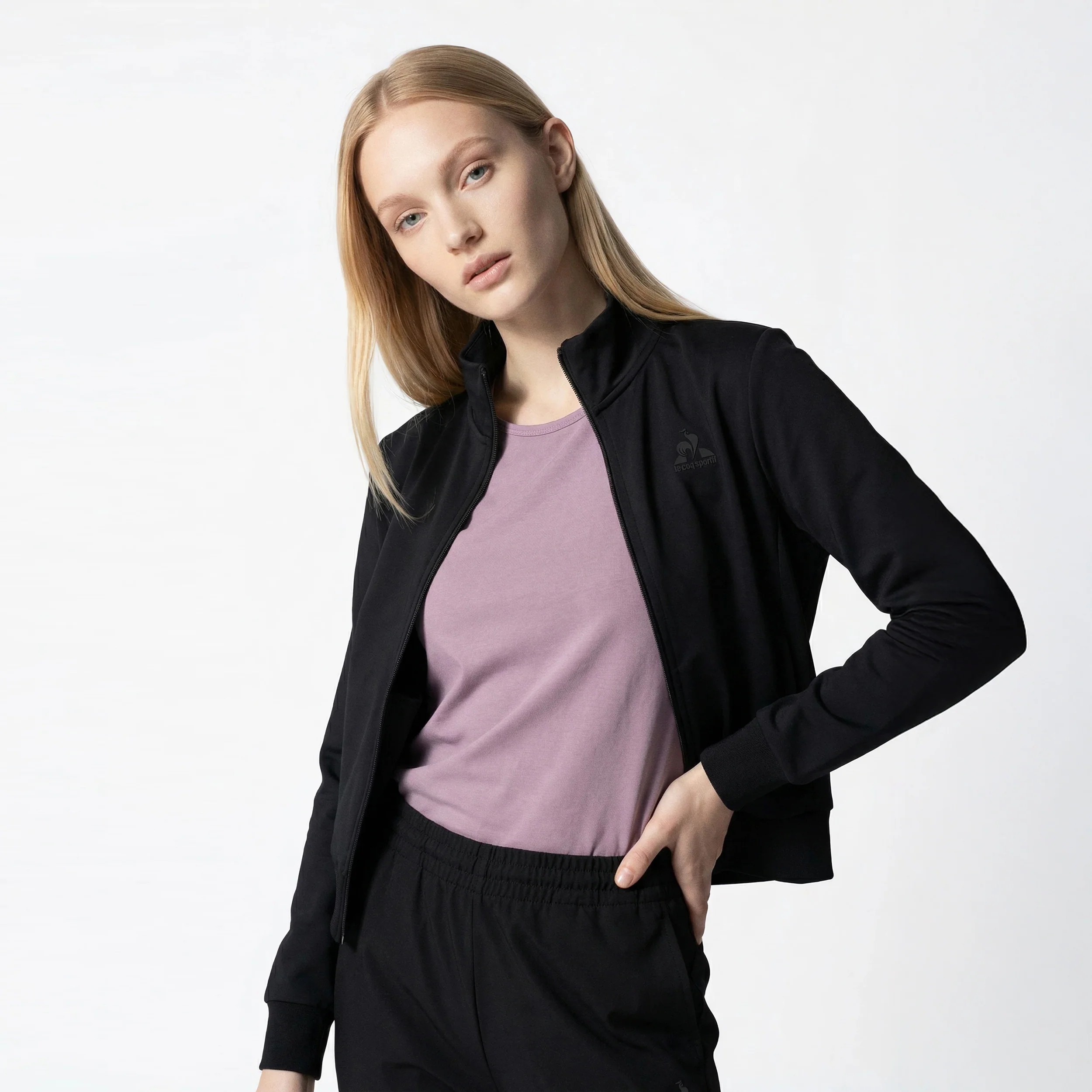 TrainingWomen's Sweatshirt                WOMEN'S SIZE GUIDE