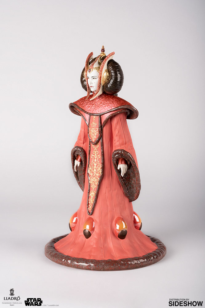 Queen Amidala in Throne Room