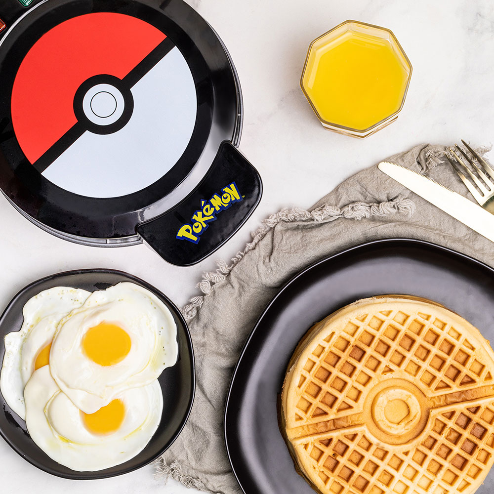 Pokéball Waffle Maker