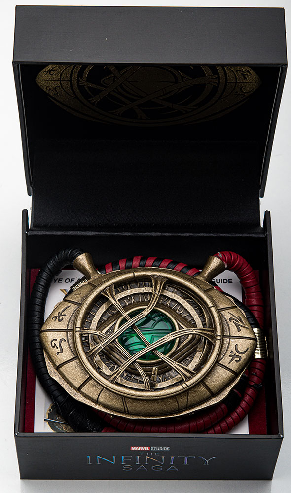 Doctor Strange Eye of Agamotto Light-Up Pendant Necklace