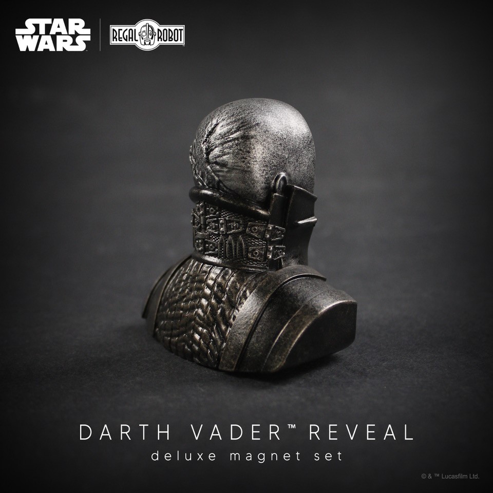 Darth Vader Reveal Deluxe Magnet Set