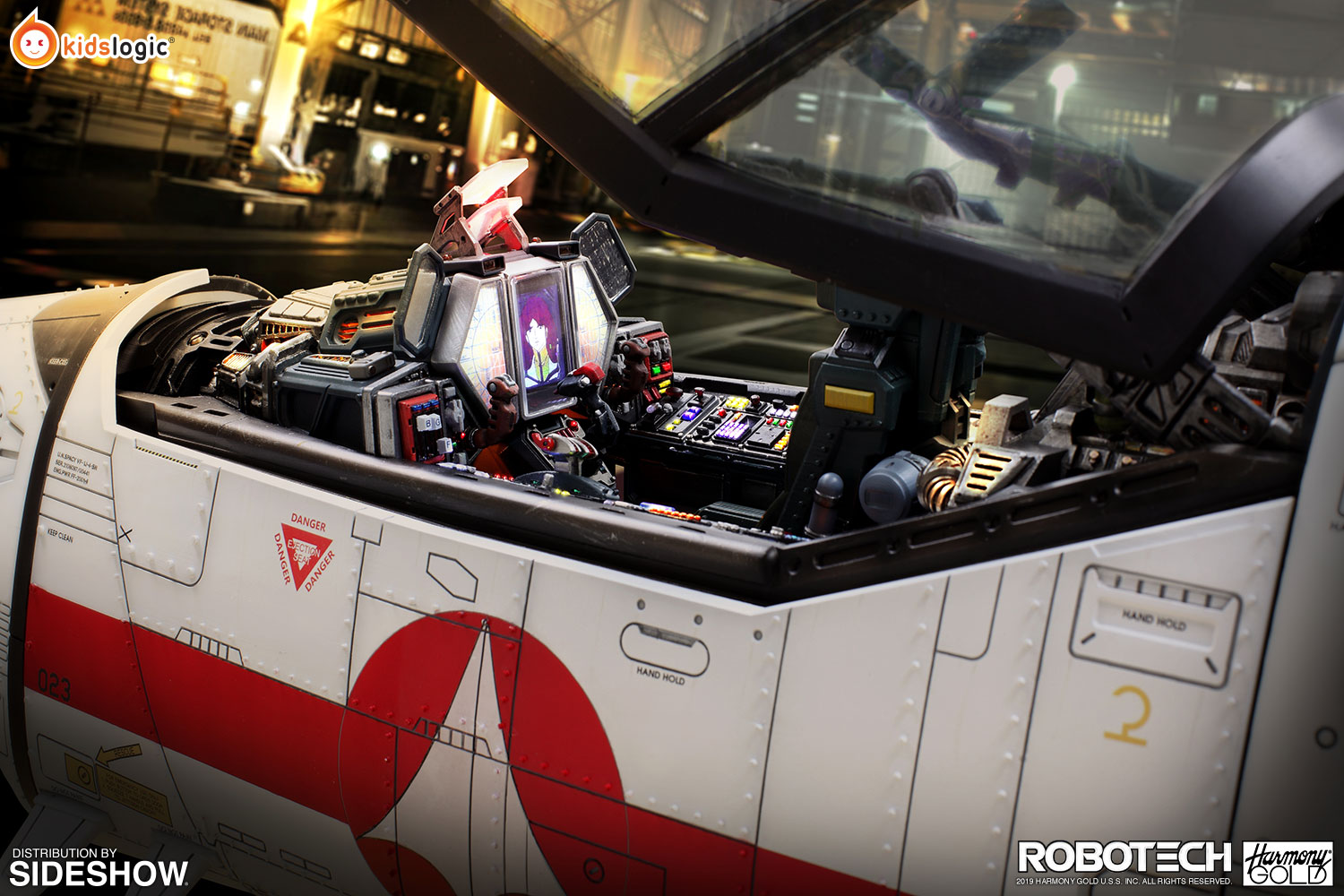 Robotech Macross VF-1J Cockpit