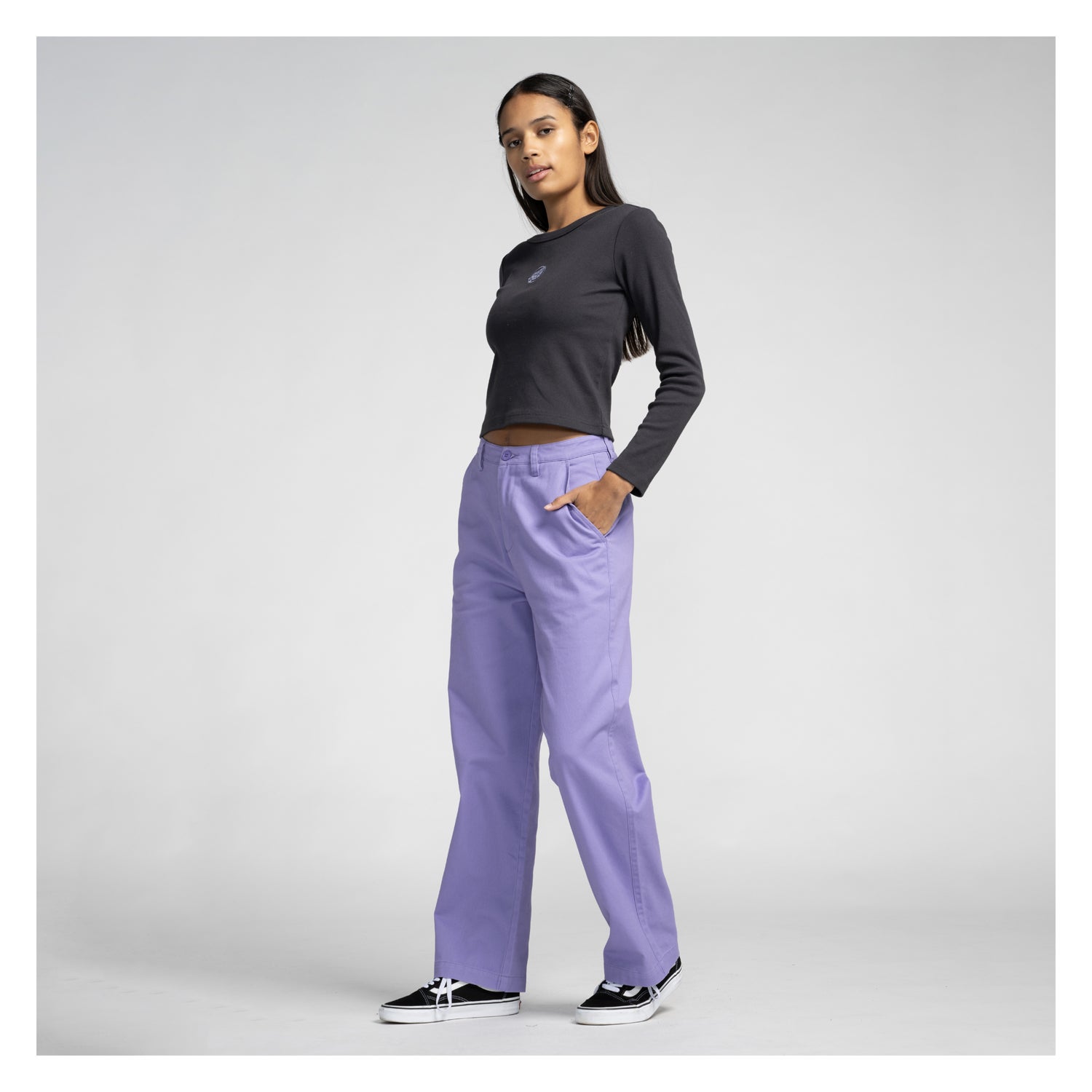 Partial Dot Emb L/S T-Shirt