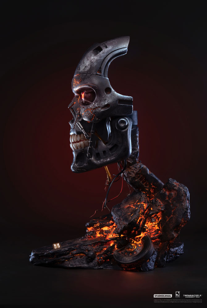 T-800 Battle Damaged Art Mask