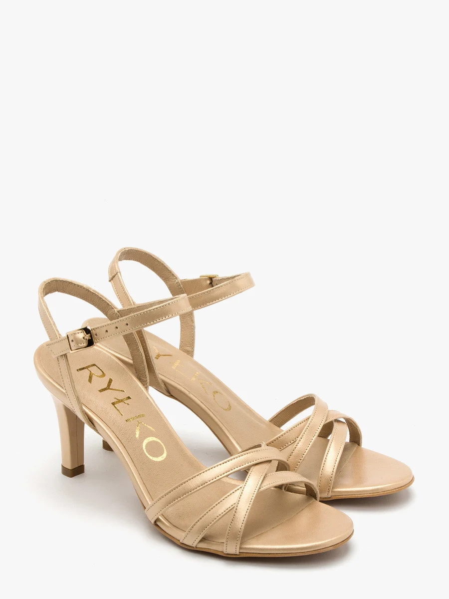 Złote sandały na szpilce