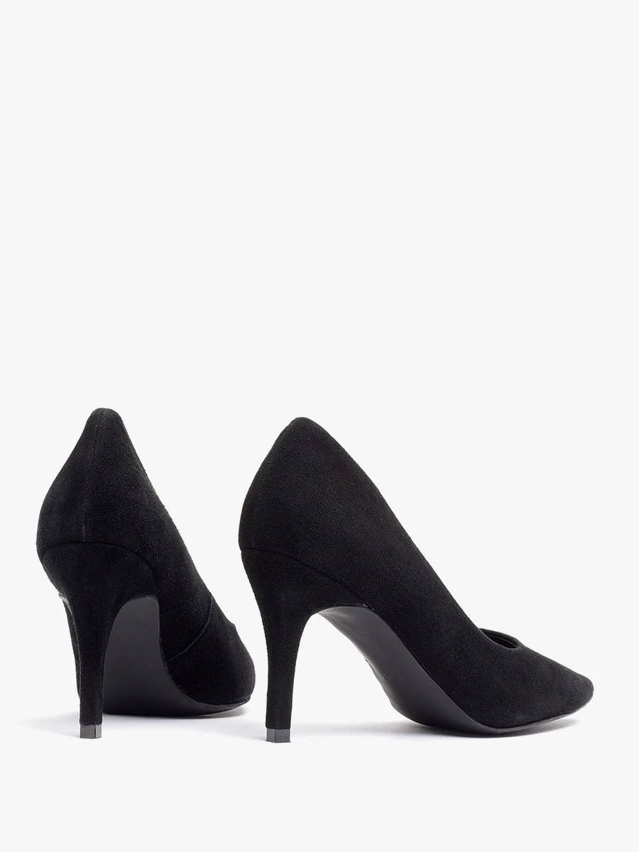 Czarne czółenka na szpilce