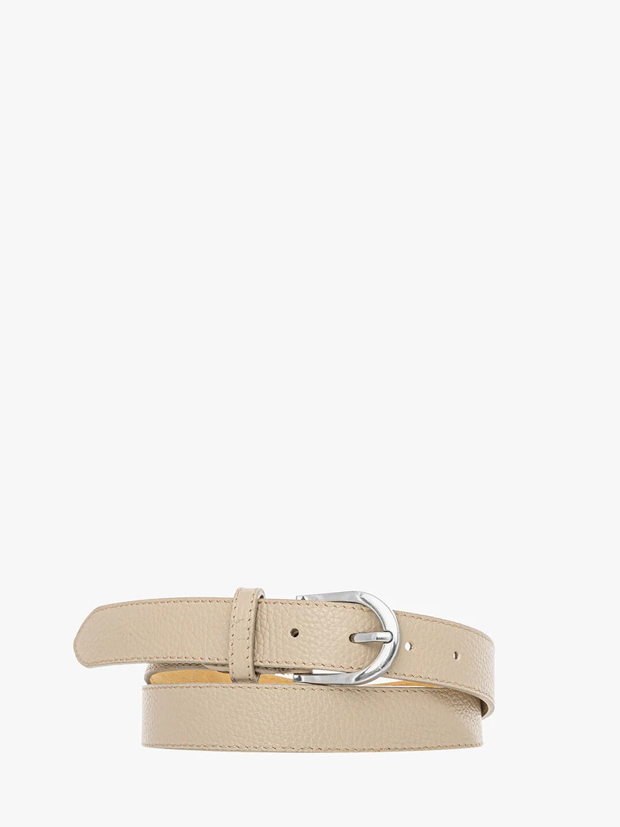 Beżowy pasek ze srebrną klamrą