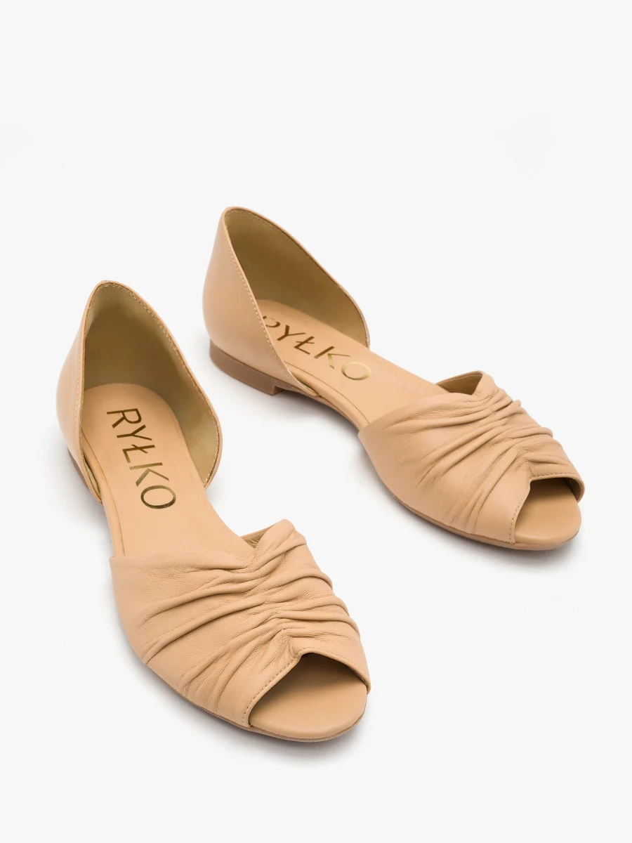 Beżowe baleriny z odkrytymi palcami