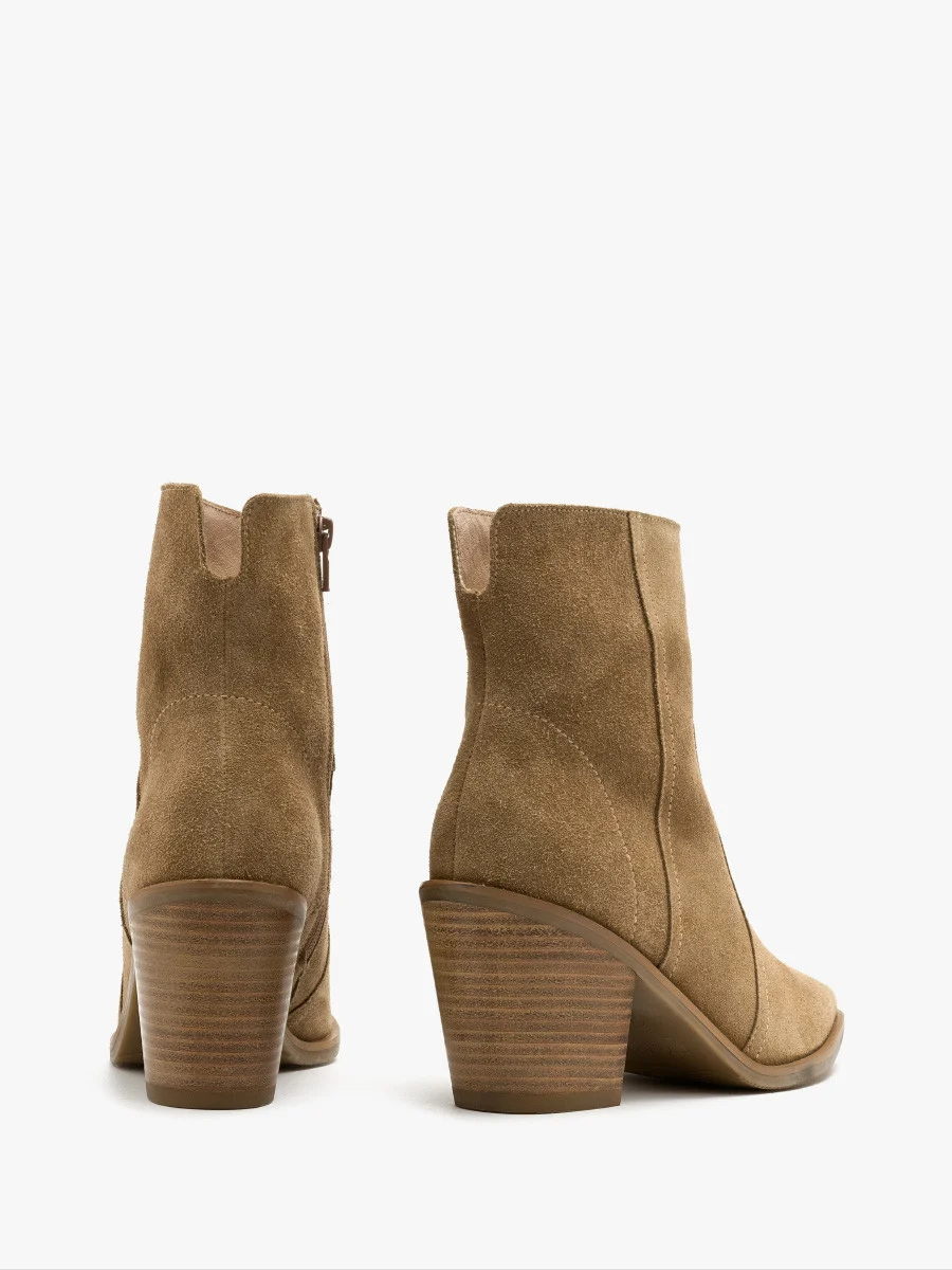 Beżowe botki na masywnym obcasie