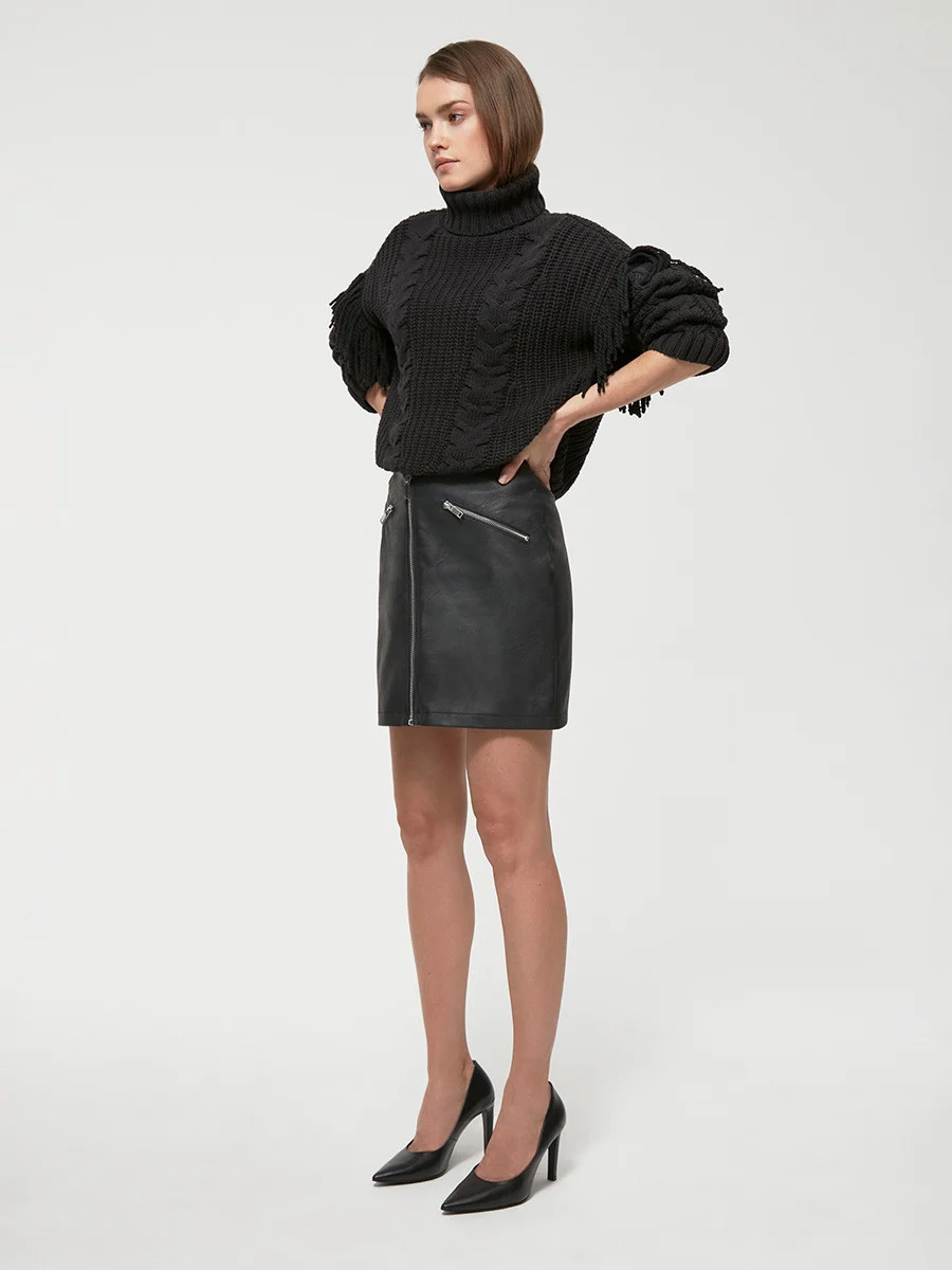 Czarne czółenka na wysokim obcasie