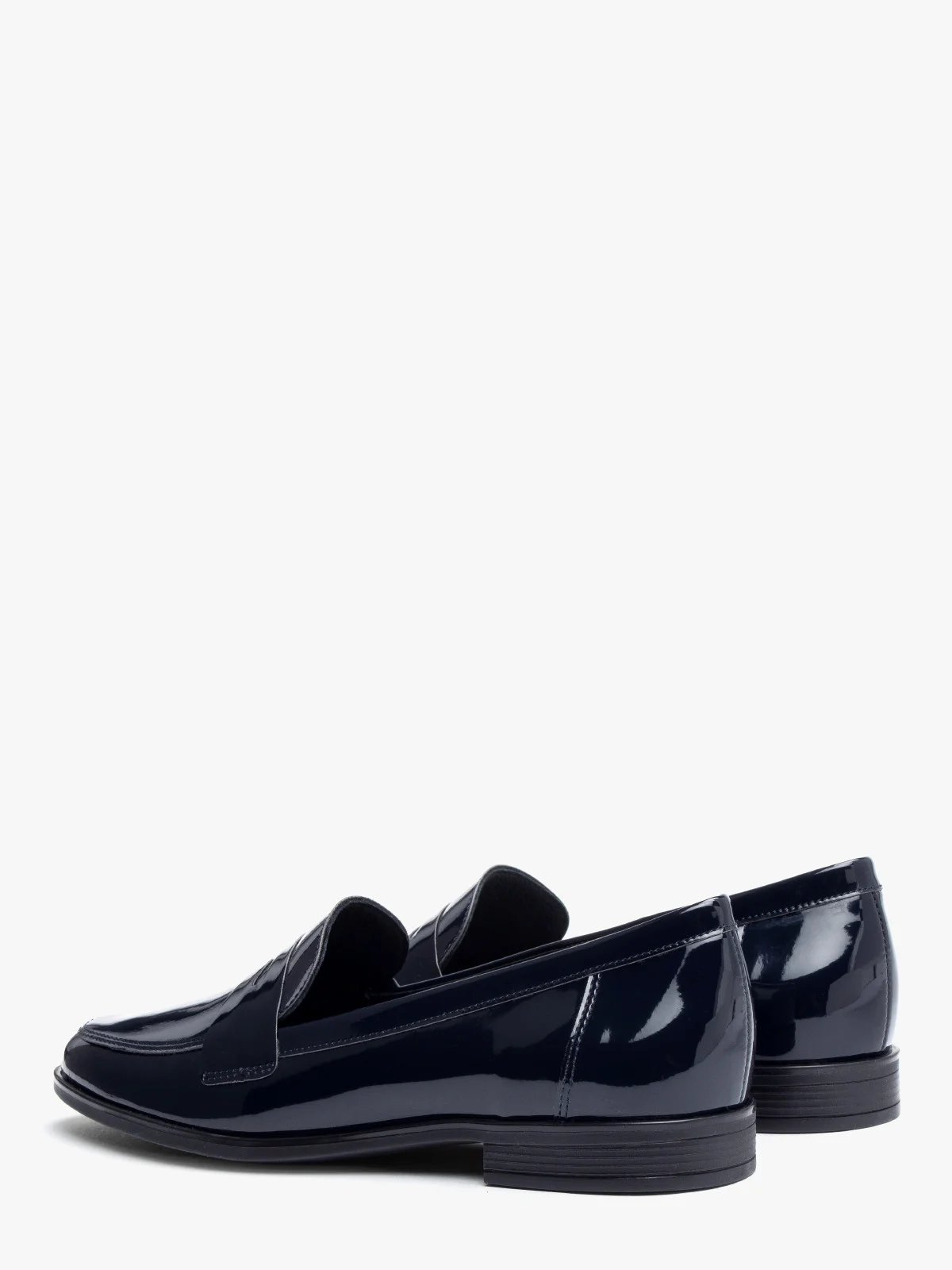 Granatowe, lakierowane mokasyny na płaskiej podeszwie