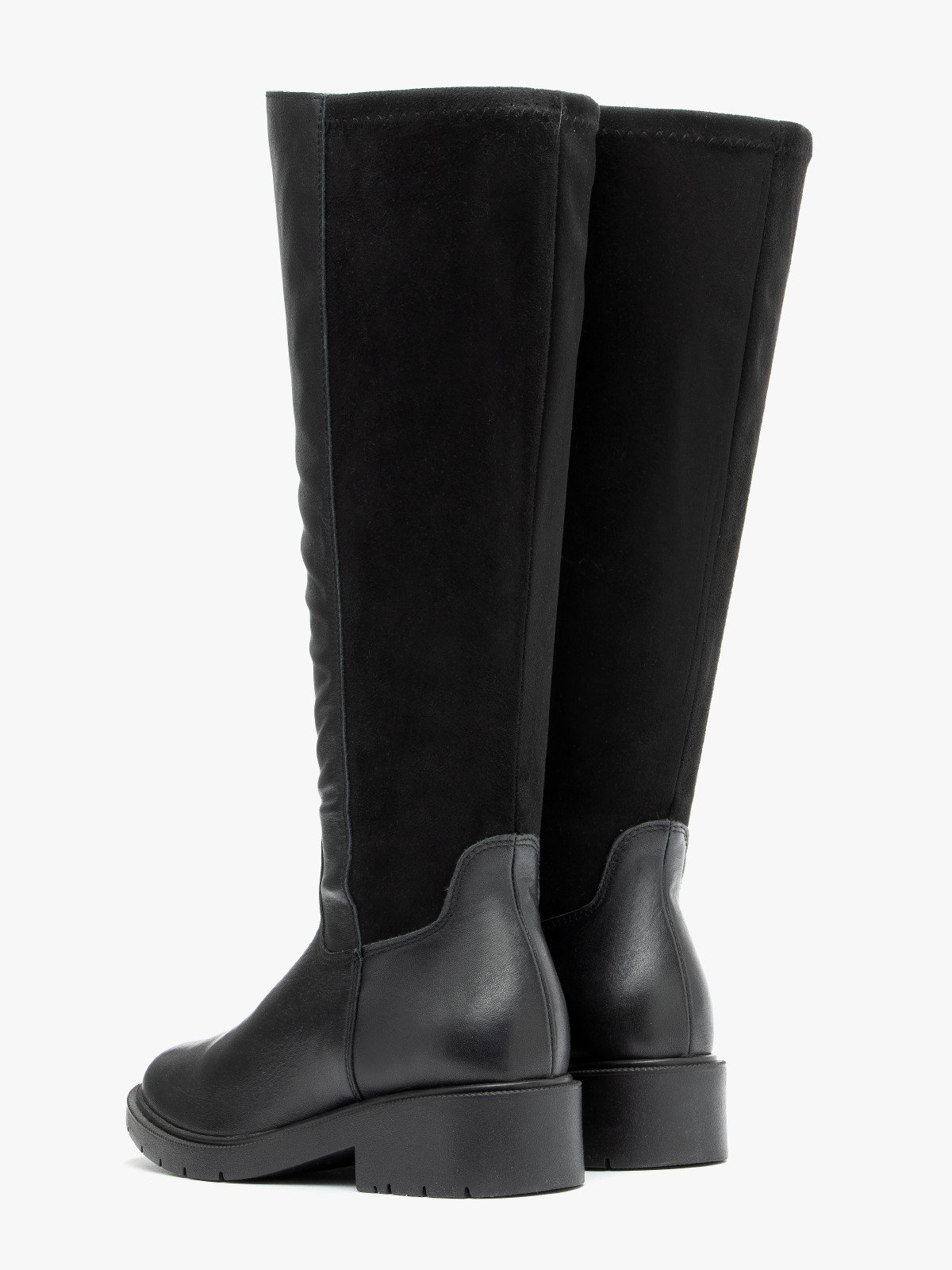 Czarne kozaki z elastyczną szeroką cholewką