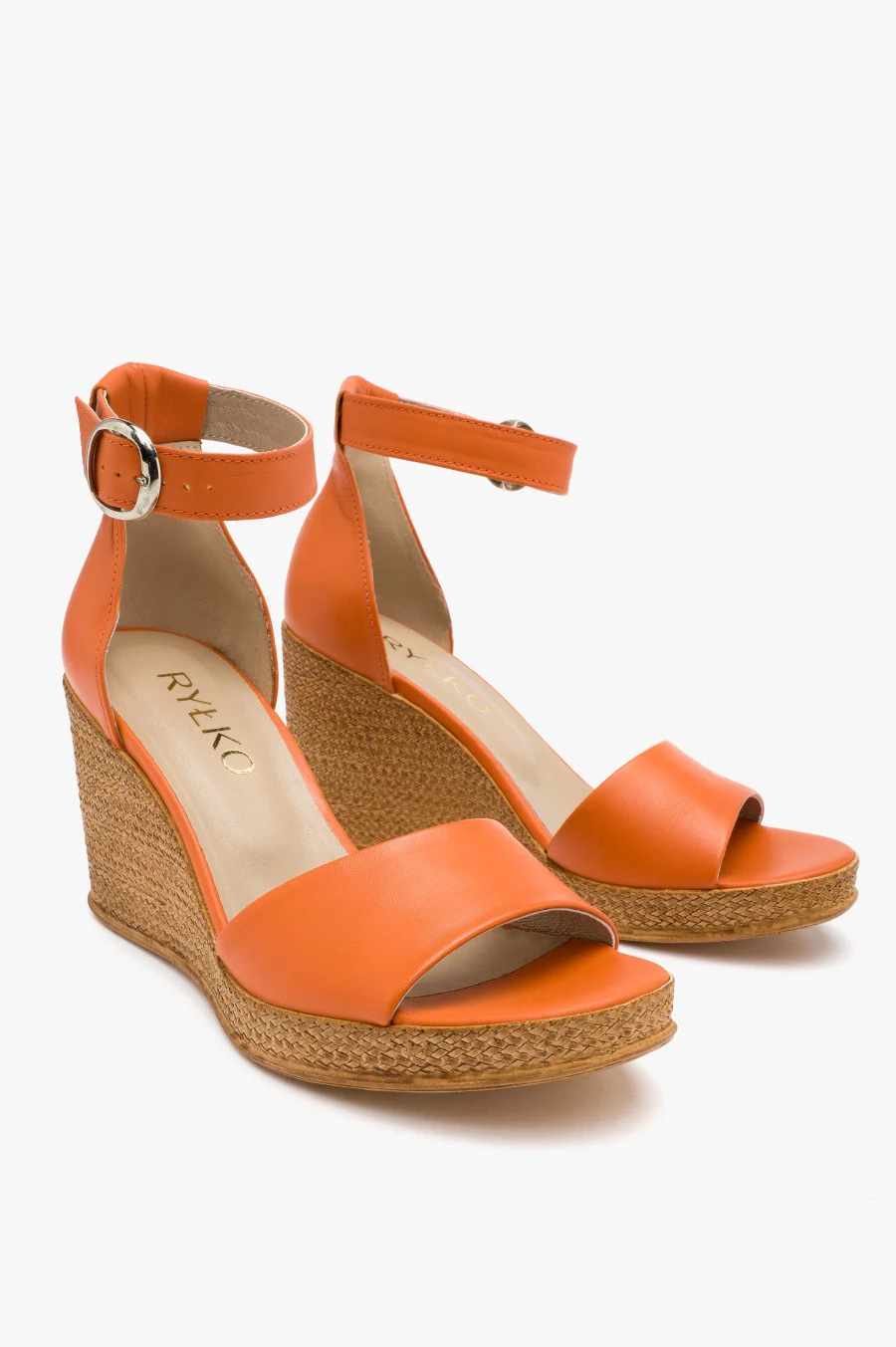 Dwuczęściowe pomarańczowe sandały na koturnie