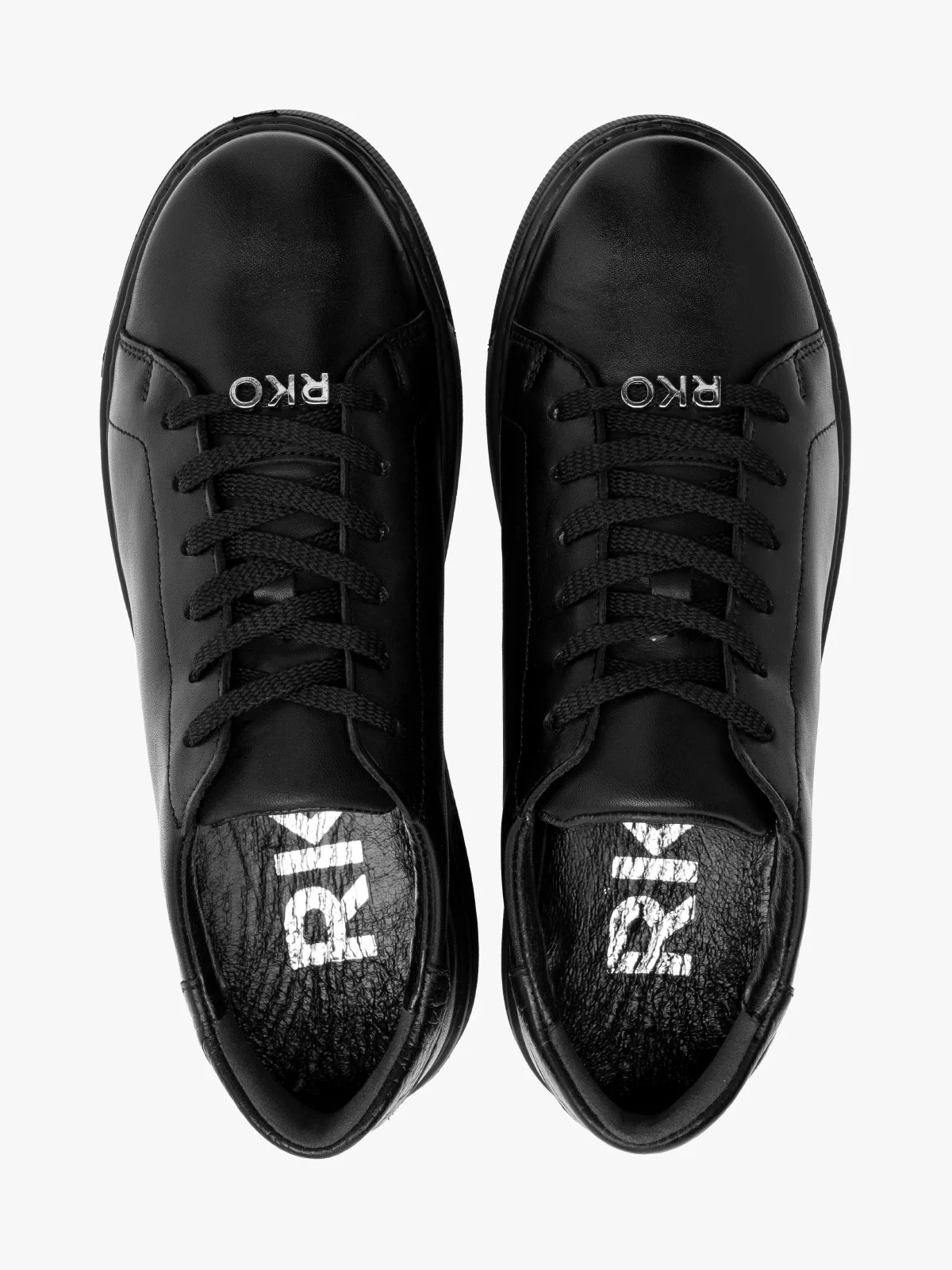 Czarne półbuty damskie w sportowym stylu na grubej podeszwie