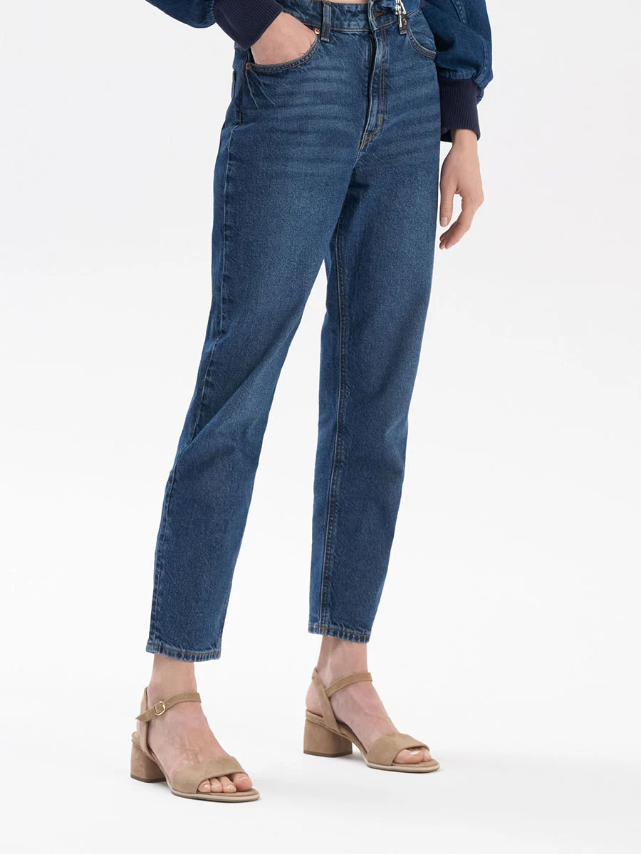 Beżowe sandały na niskim obcasie