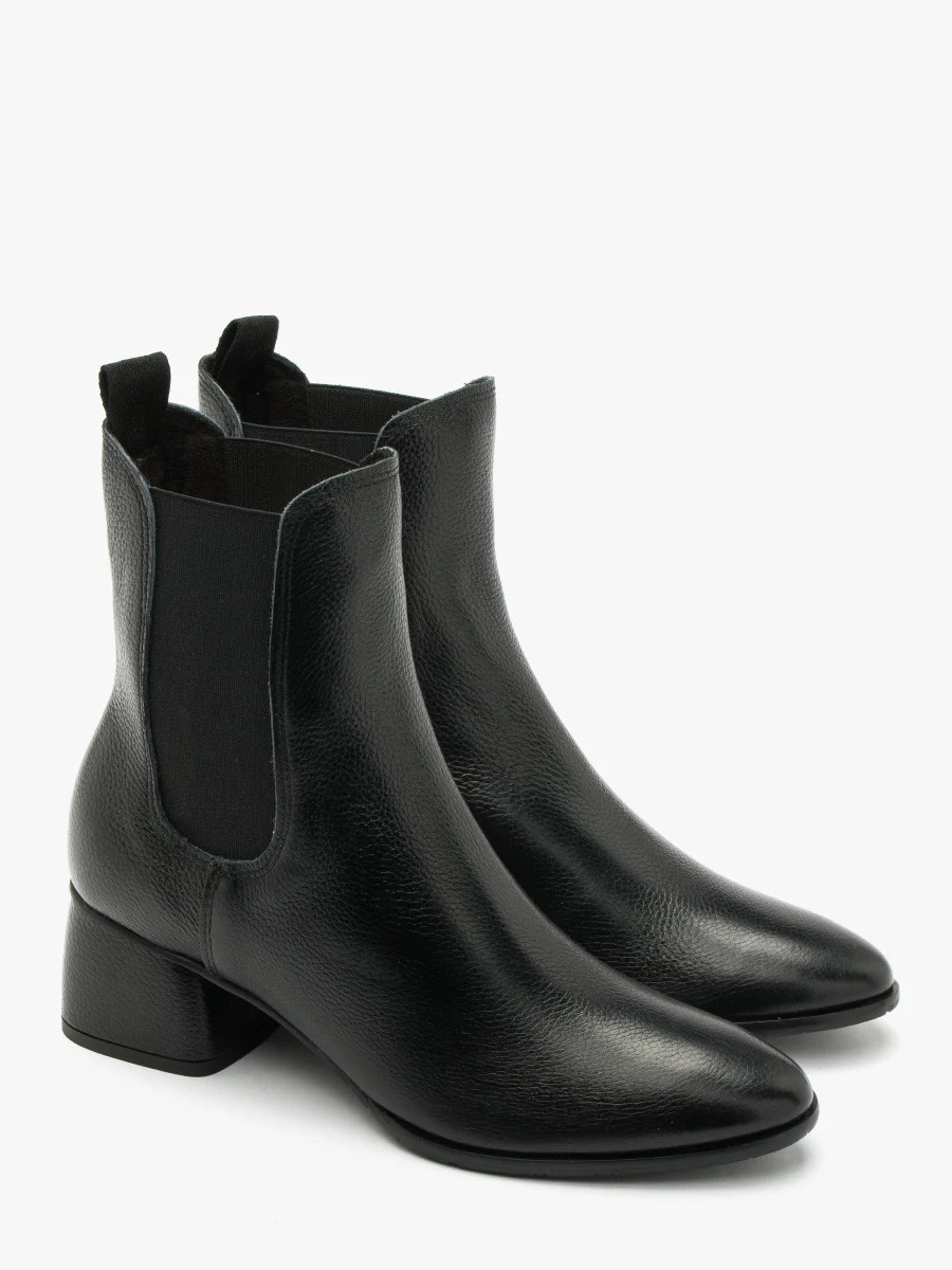 Czarne botki na niskim obcasie