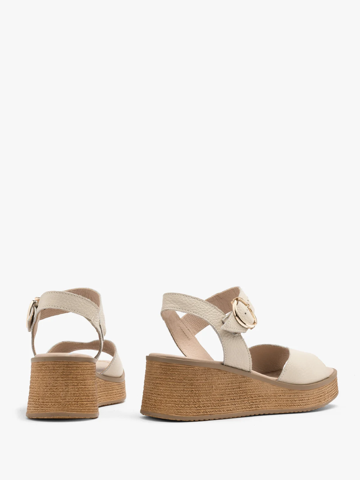 Kremowe sandały na platformie