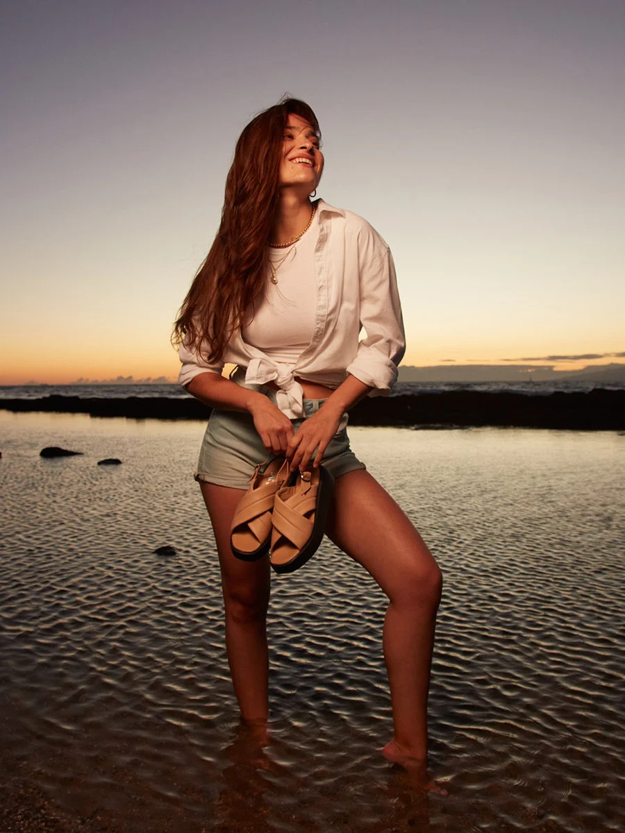 Beżowe sandały na lekkim spodzie