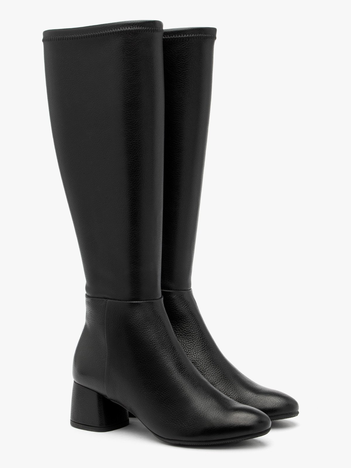 Czarne kozaki z elastyczną szeroką cholewką na niskim obcasie