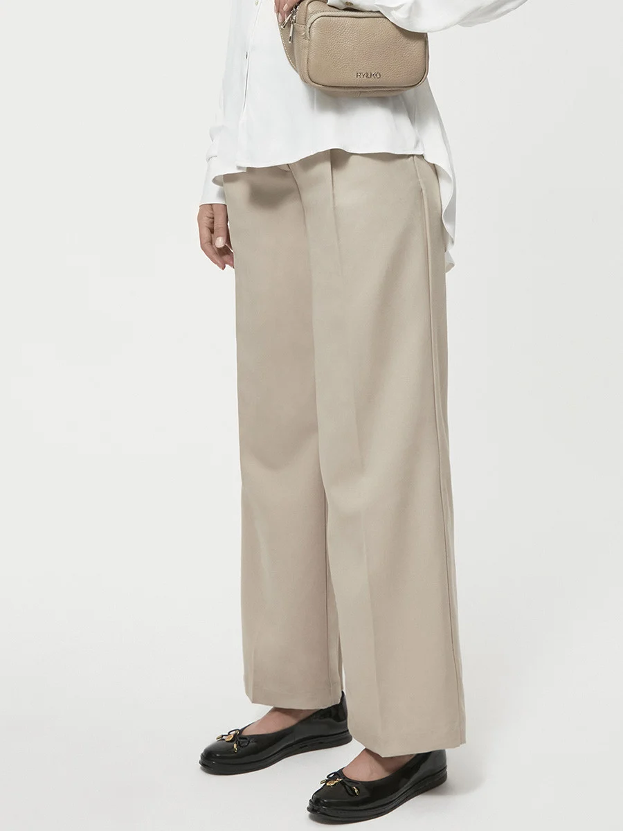 Lakierowane baleriny z kokardą