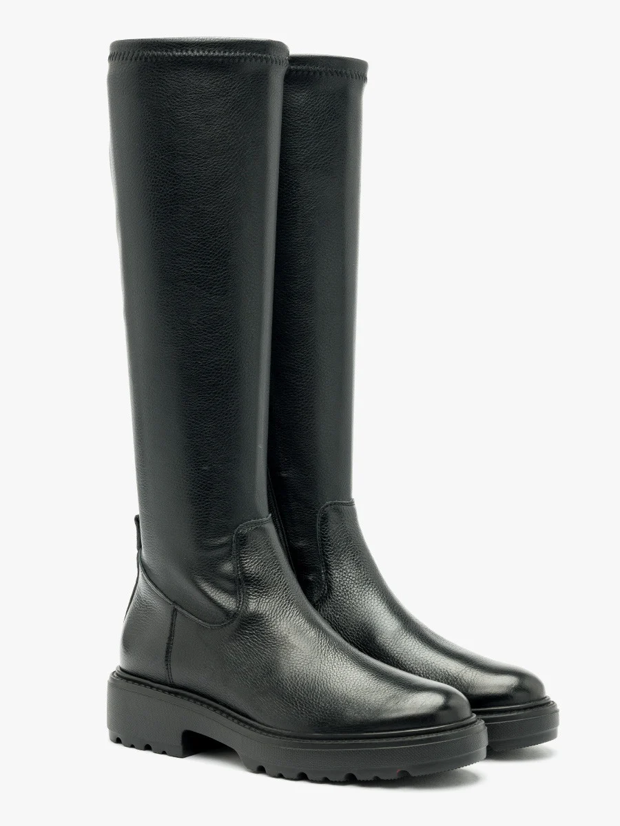 Czarne kozaki z elastyczną cholewką