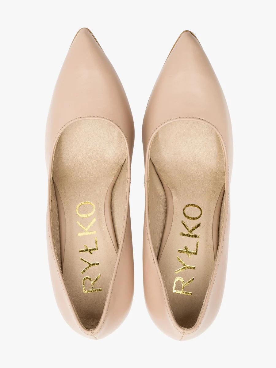 Beżowe czółenka na słupku