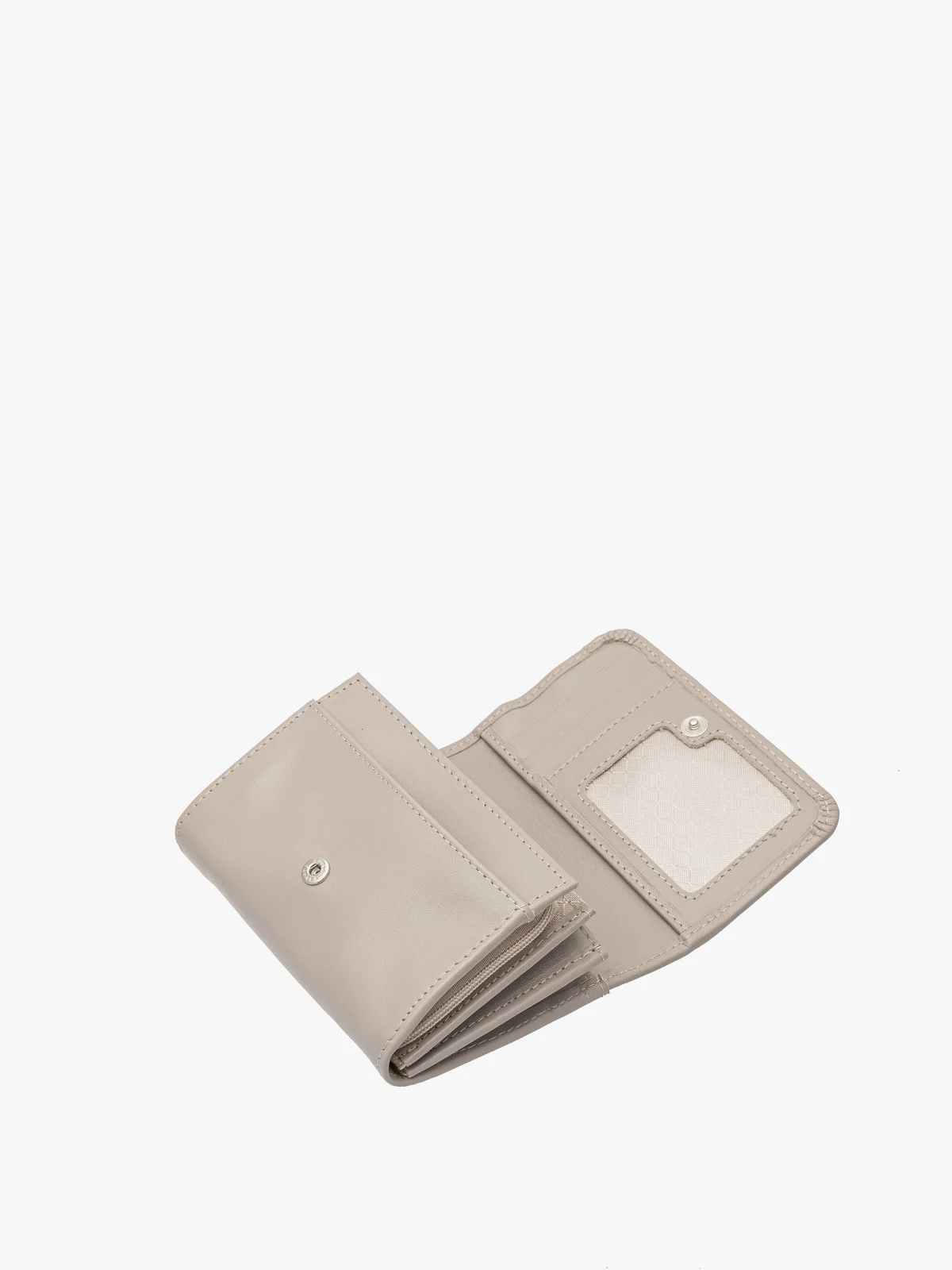 Beżowy portfel damski ze srebrnymi detalami