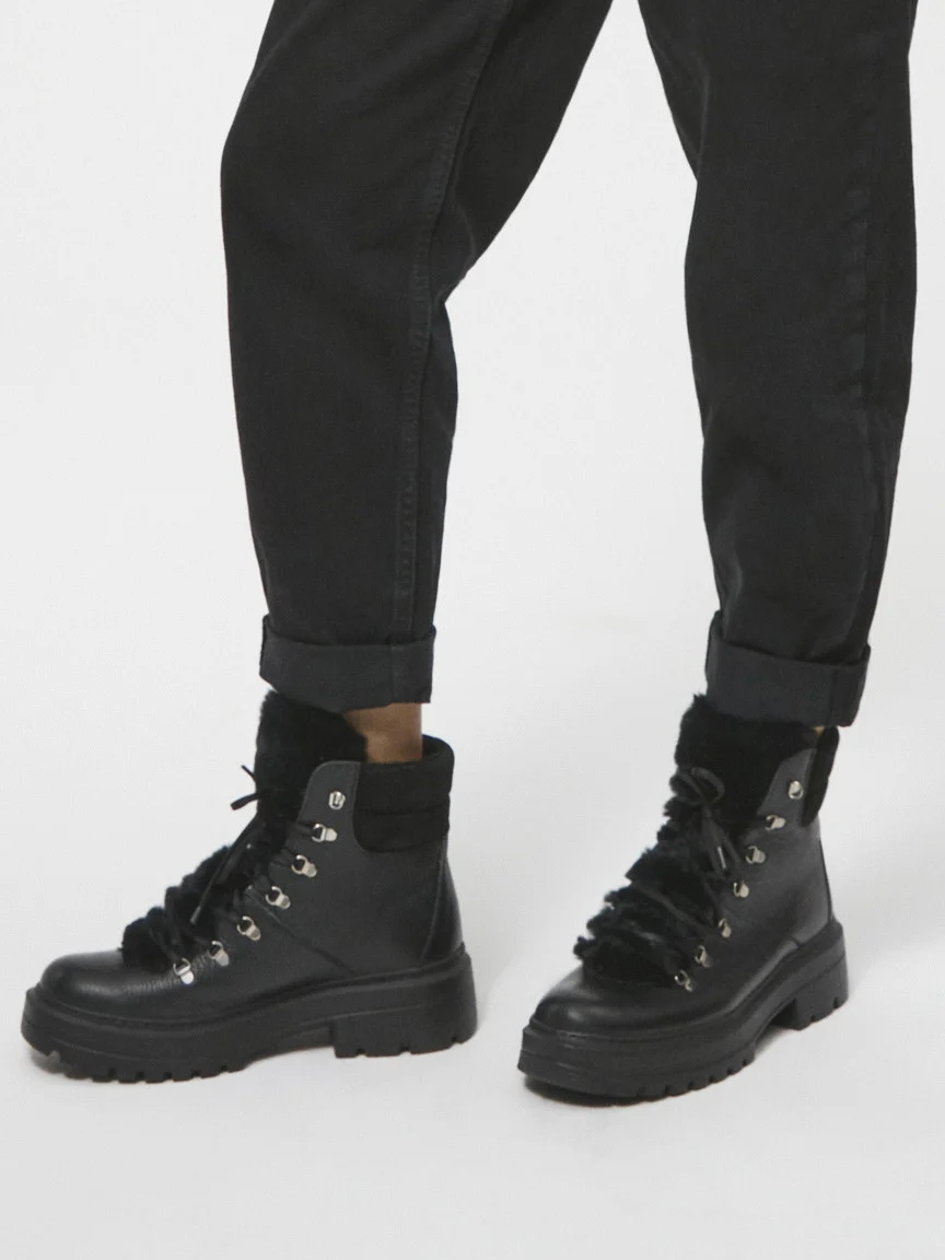 Czarne ocieplane trzewiki