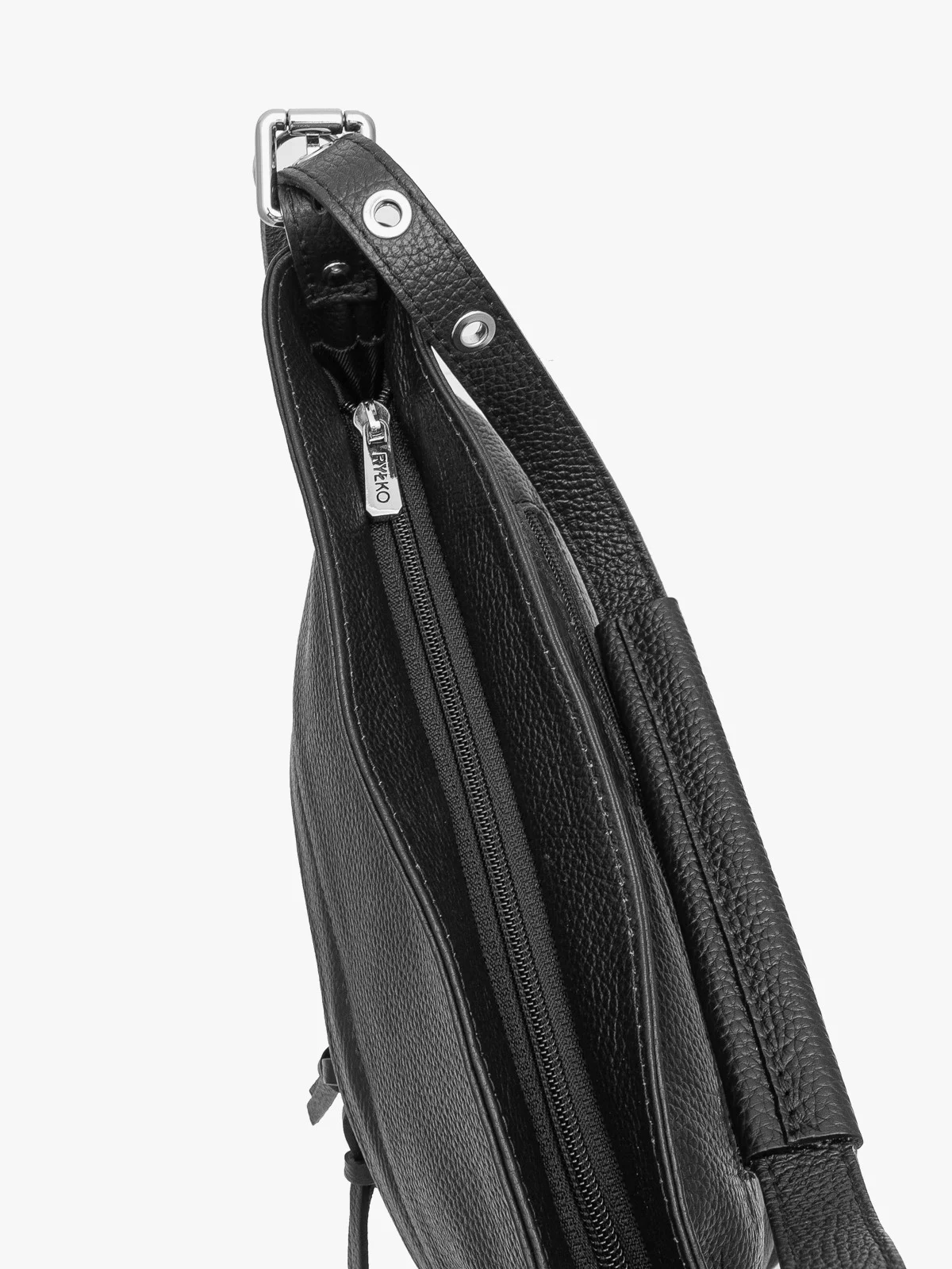 Czarna torebka średniej wielkości z dwoma paskami