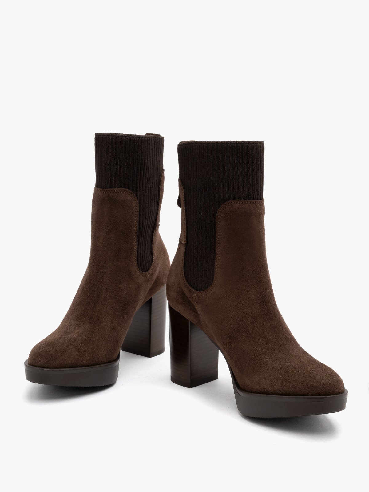 Brązowe sztyblety damskie na wysokim obcasie oraz balu