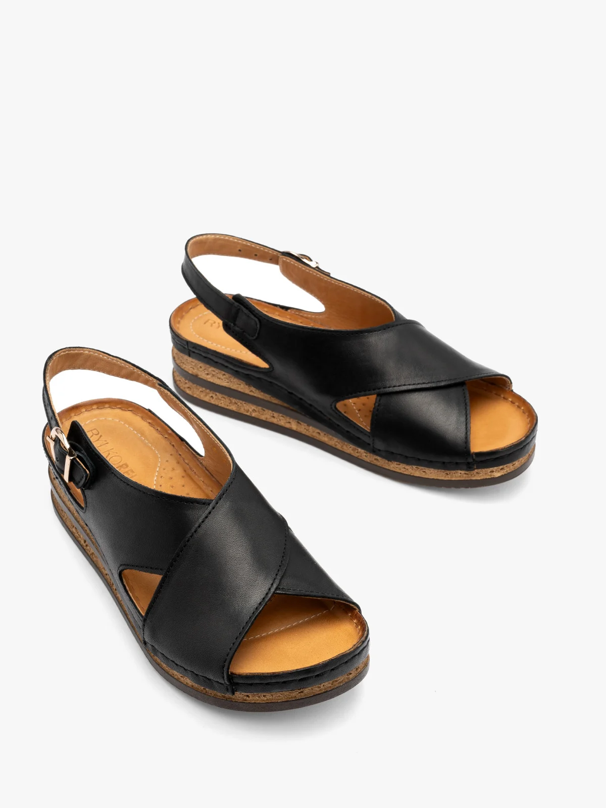 Czarne sandały na platformie