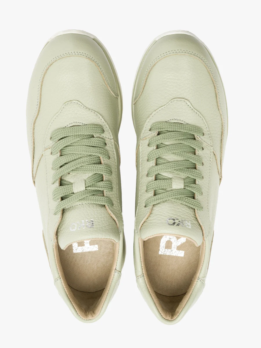 Sportowe półbuty w kolorze miętowym