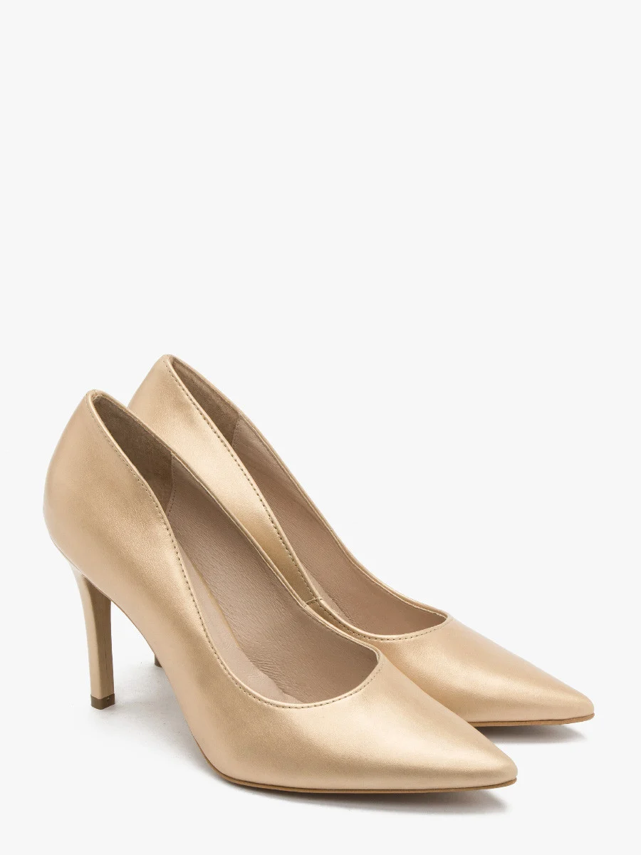 Złote czółenka na wysokim obcasie